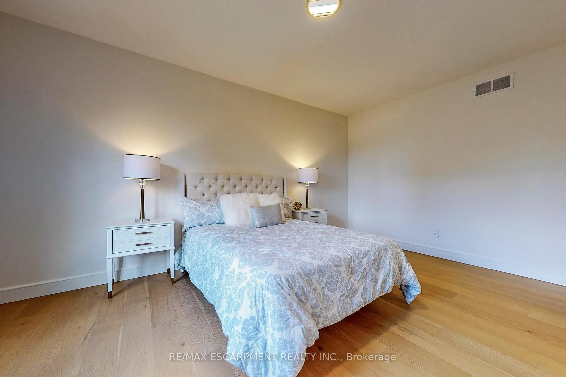 Photo 36 of 49 Roselawn Avenue, Hamilton, Ancaster — HOMEH