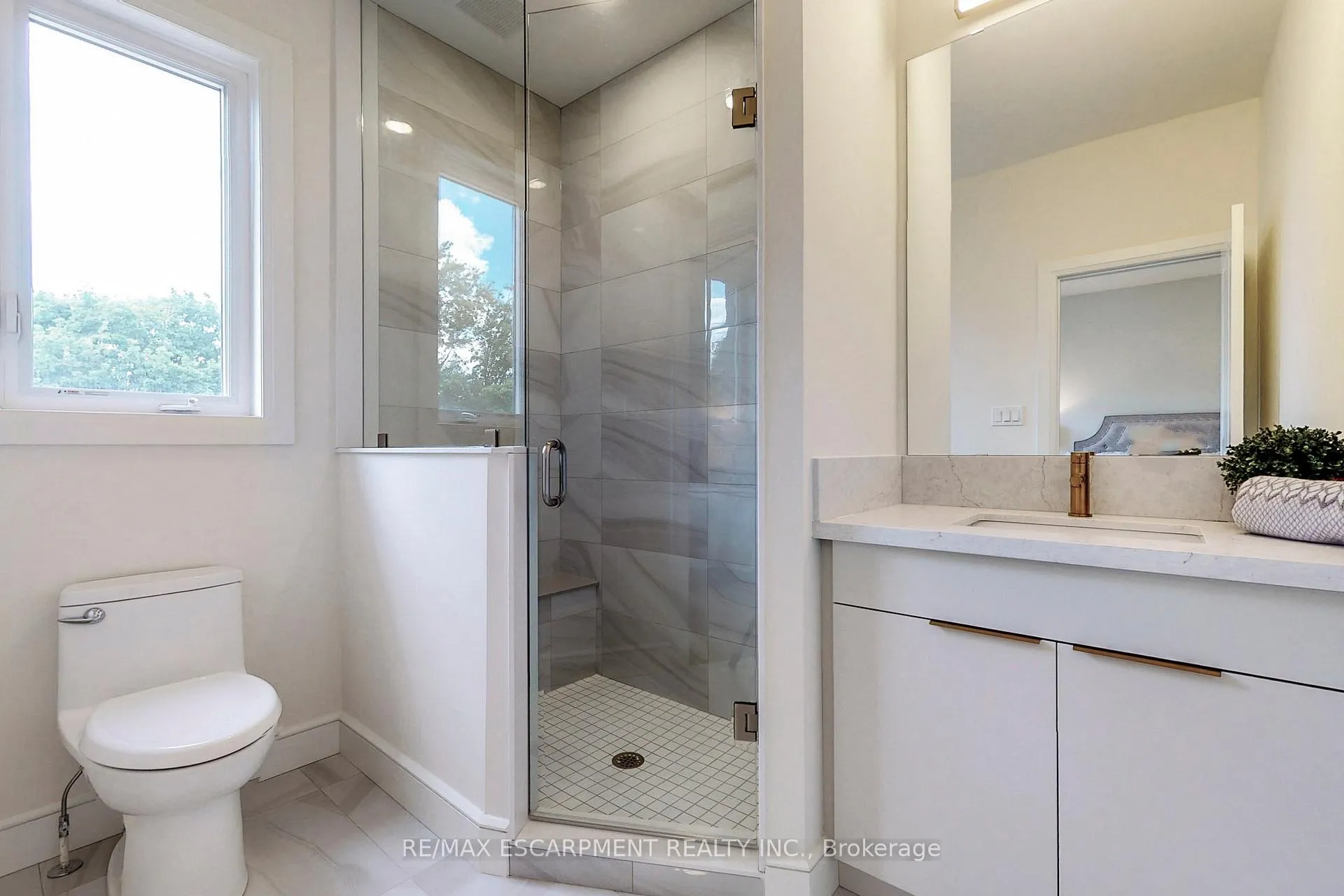 Photo 40 of 49 Roselawn Avenue, Hamilton, Ancaster — HOMEH