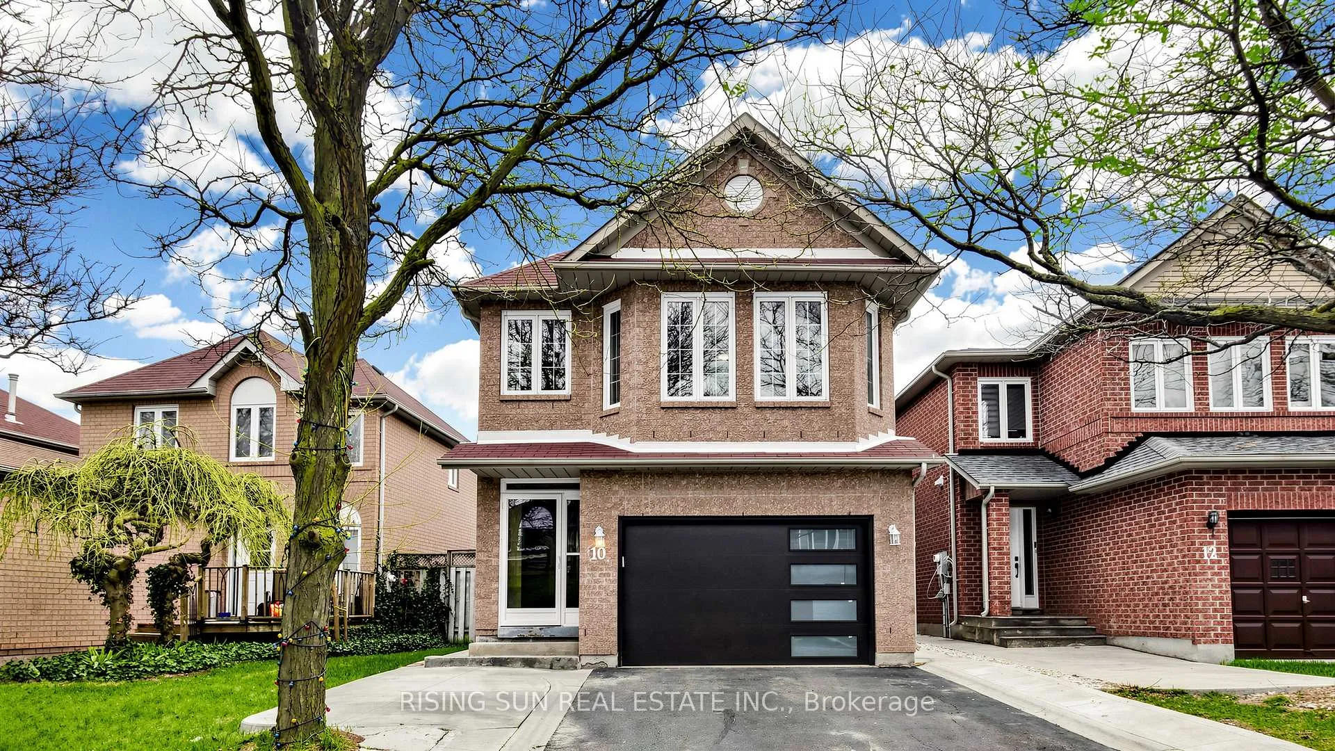 Photo 2 of 10 Cedarwood Crescent, Brampton, Brampton West — HOMEH