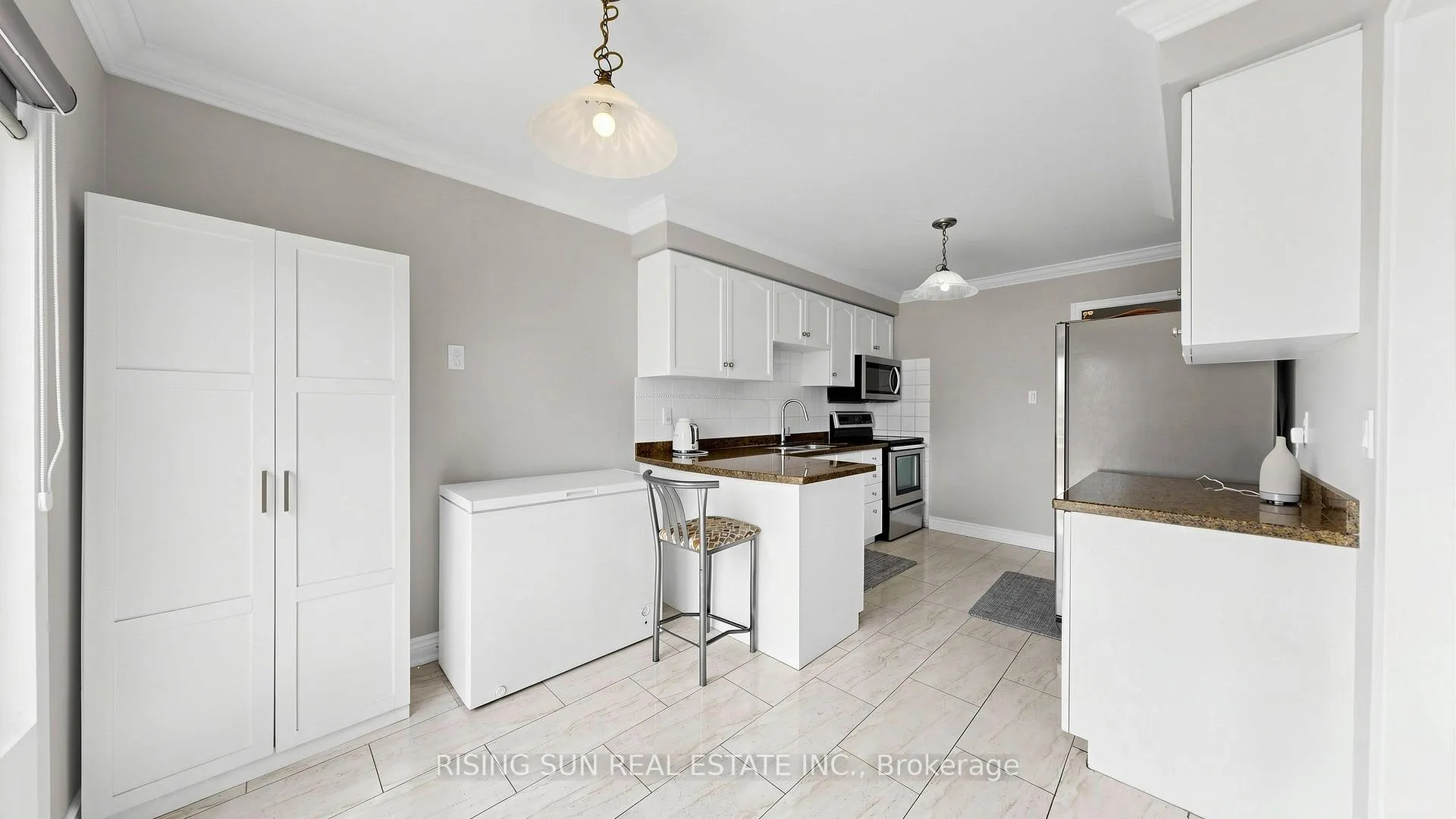 Photo 10 of 10 Cedarwood Crescent, Brampton, Brampton West — HOMEH