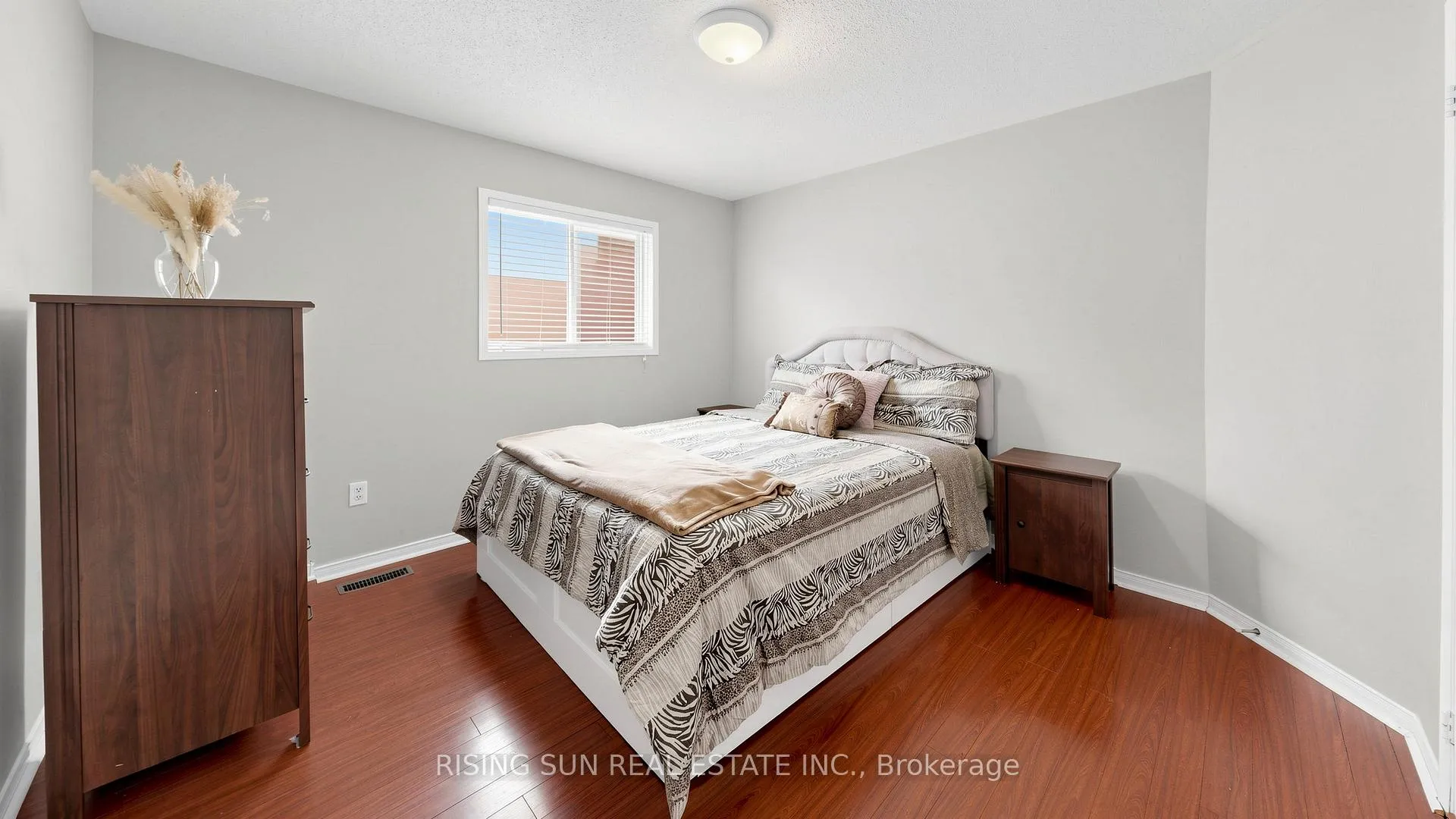 Photo 27 of 10 Cedarwood Crescent, Brampton, Brampton West — HOMEH