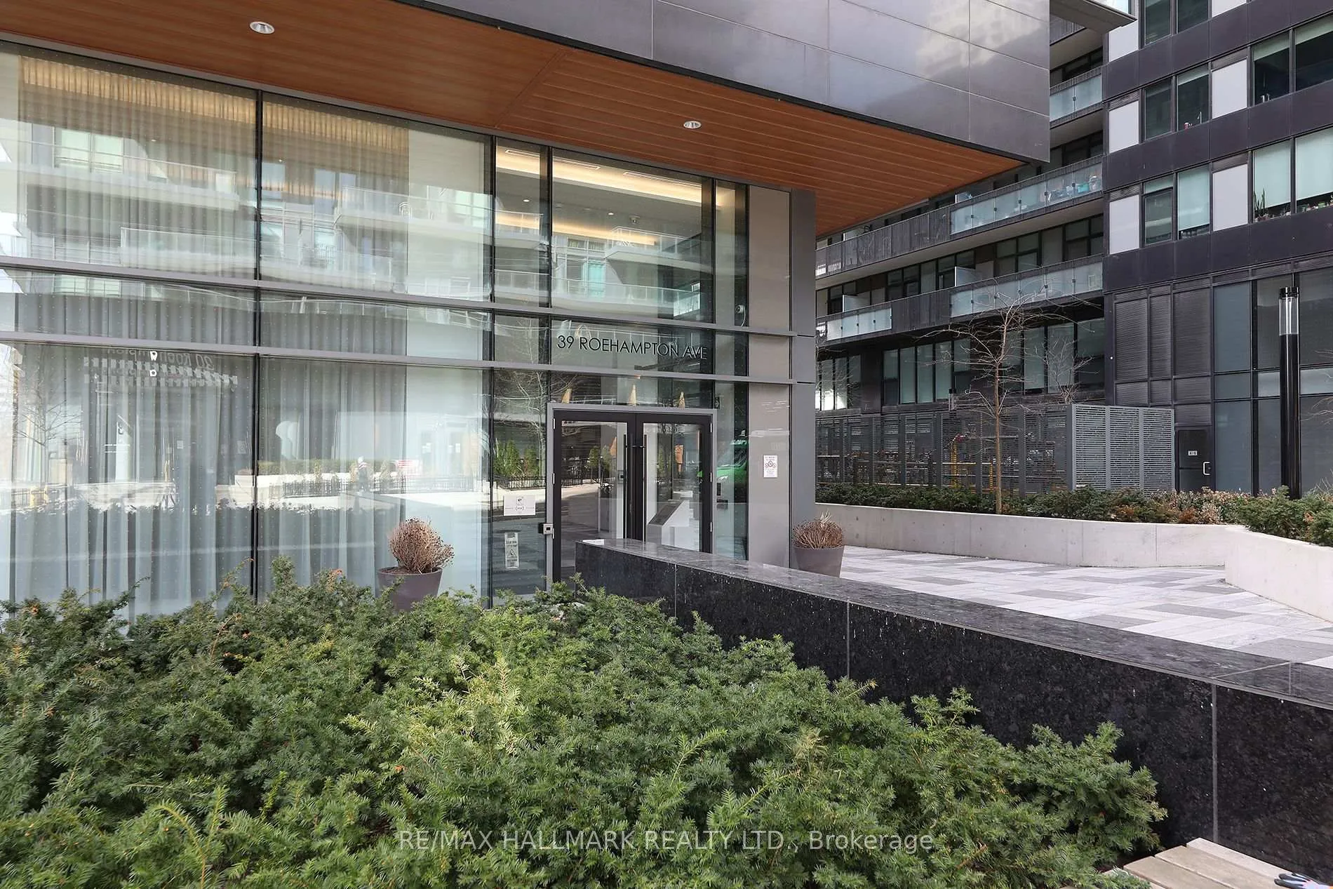 Photo 1 of Unit 1407, 39 Roehampton Avenue, Toronto, Mount Pleasant West — HOMEH