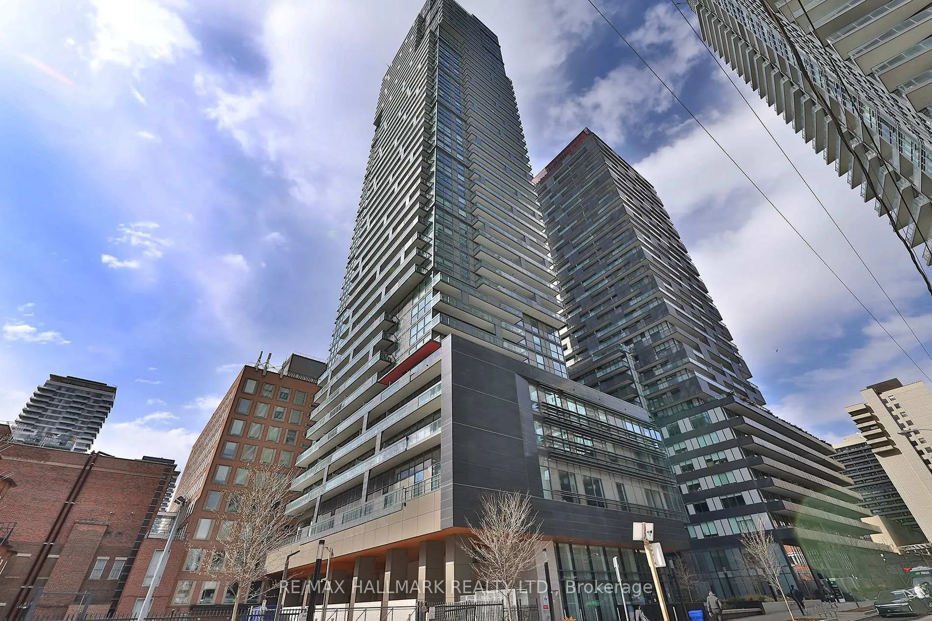 Photo 2 of Unit 1407, 39 Roehampton Avenue, Toronto, Mount Pleasant West — HOMEH