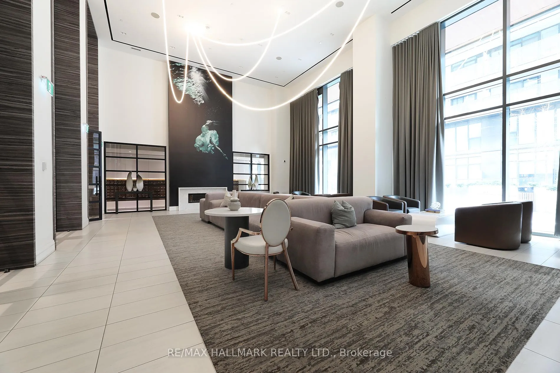 Photo 3 of Unit 1407, 39 Roehampton Avenue, Toronto, Mount Pleasant West — HOMEH
