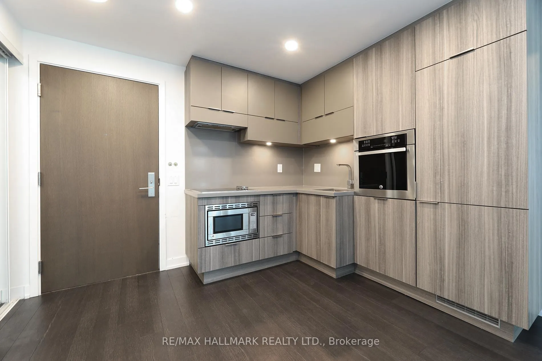 Photo 5 of Unit 1407, 39 Roehampton Avenue, Toronto, Mount Pleasant West — HOMEH