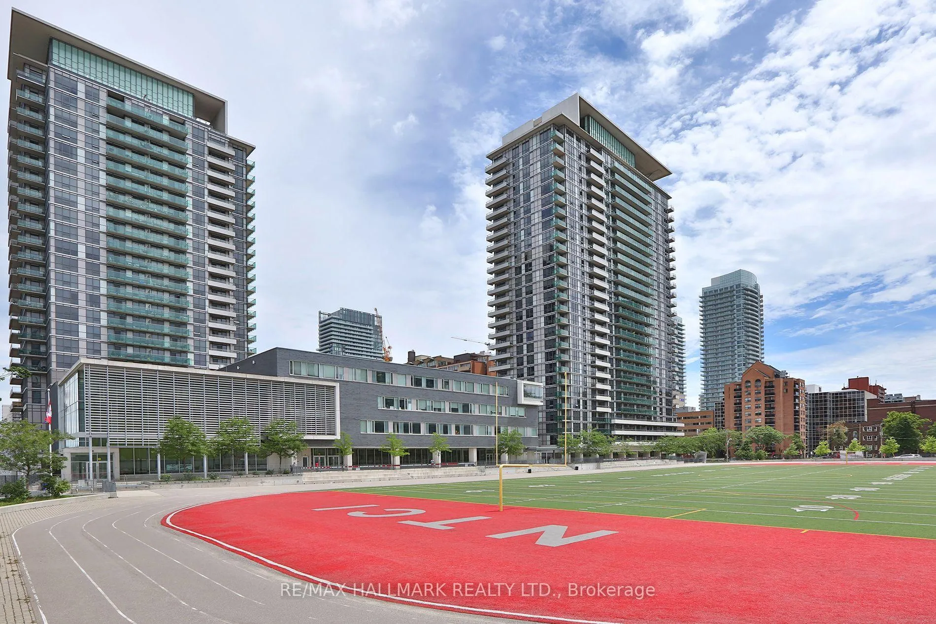 Photo 17 of Unit 1407, 39 Roehampton Avenue, Toronto, Mount Pleasant West — HOMEH