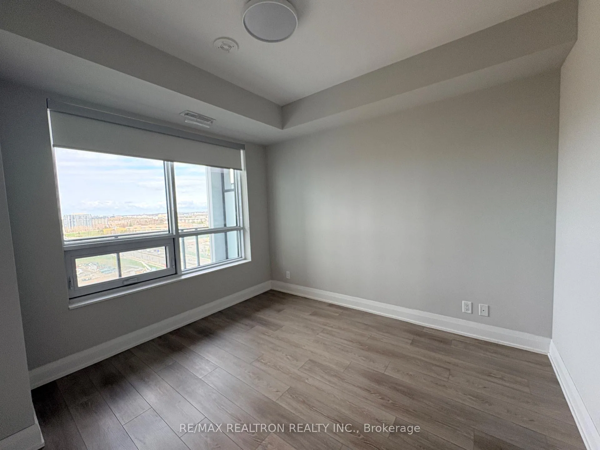 Photo 13 of Unit 1906, 18 Water Walk Drive, Markham, Unionville — HOMEH