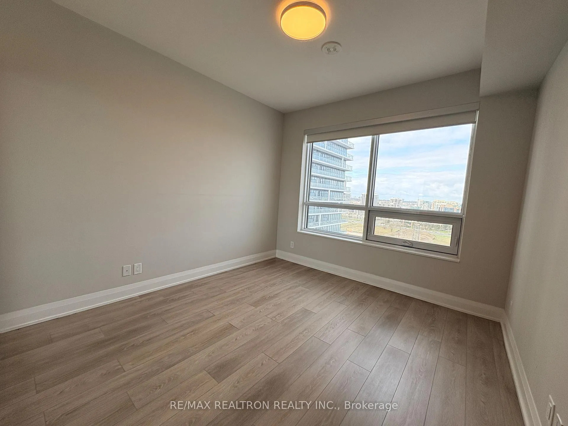 Photo 15 of Unit 1906, 18 Water Walk Drive, Markham, Unionville — HOMEH