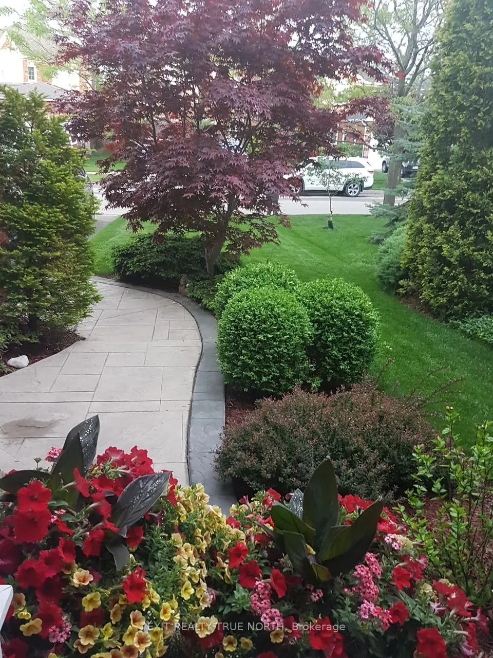 Photo 3 of 17 Chester Crescent, Halton Hills, Georgetown — HOMEH