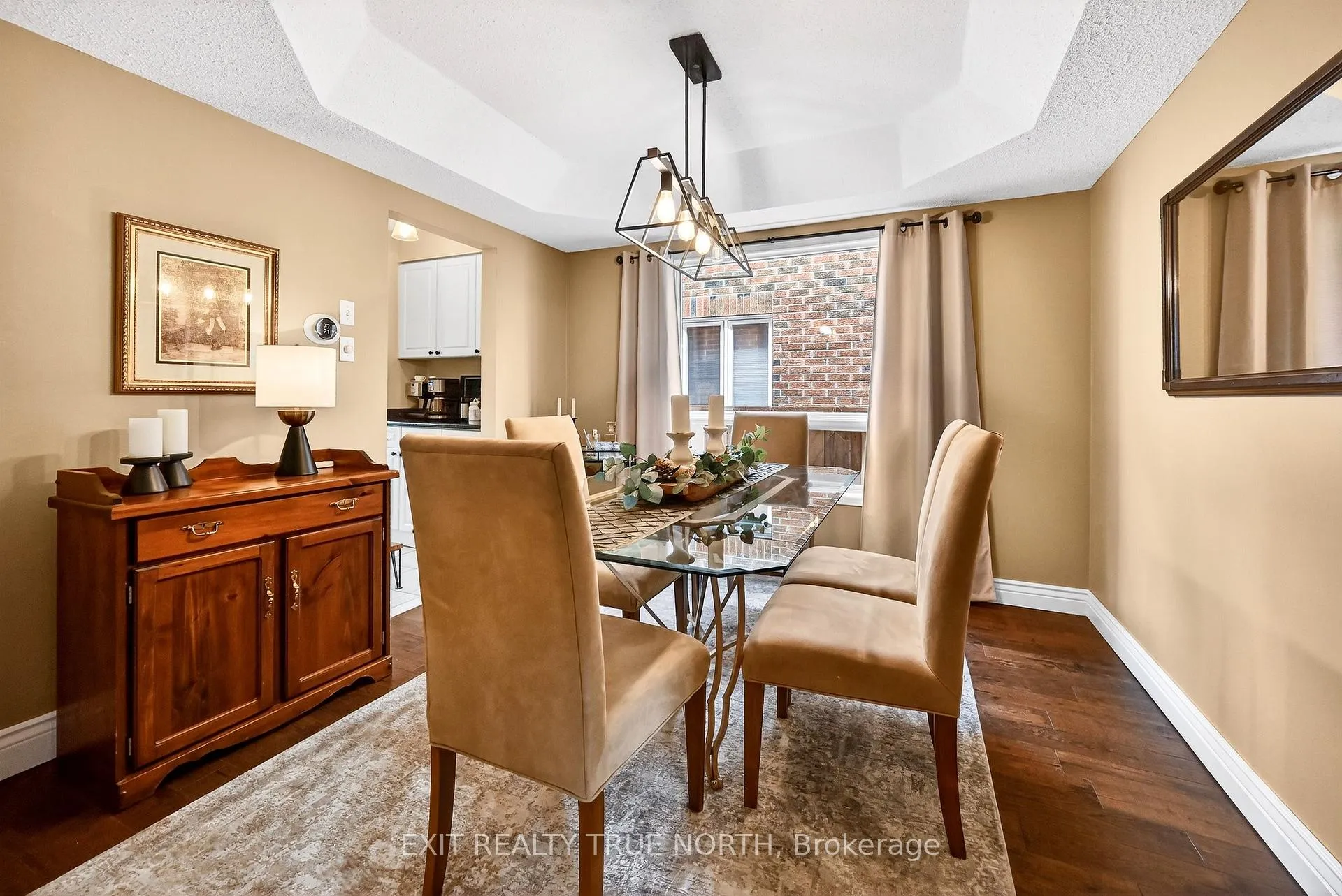 Photo 9 of 17 Chester Crescent, Halton Hills, Georgetown — HOMEH