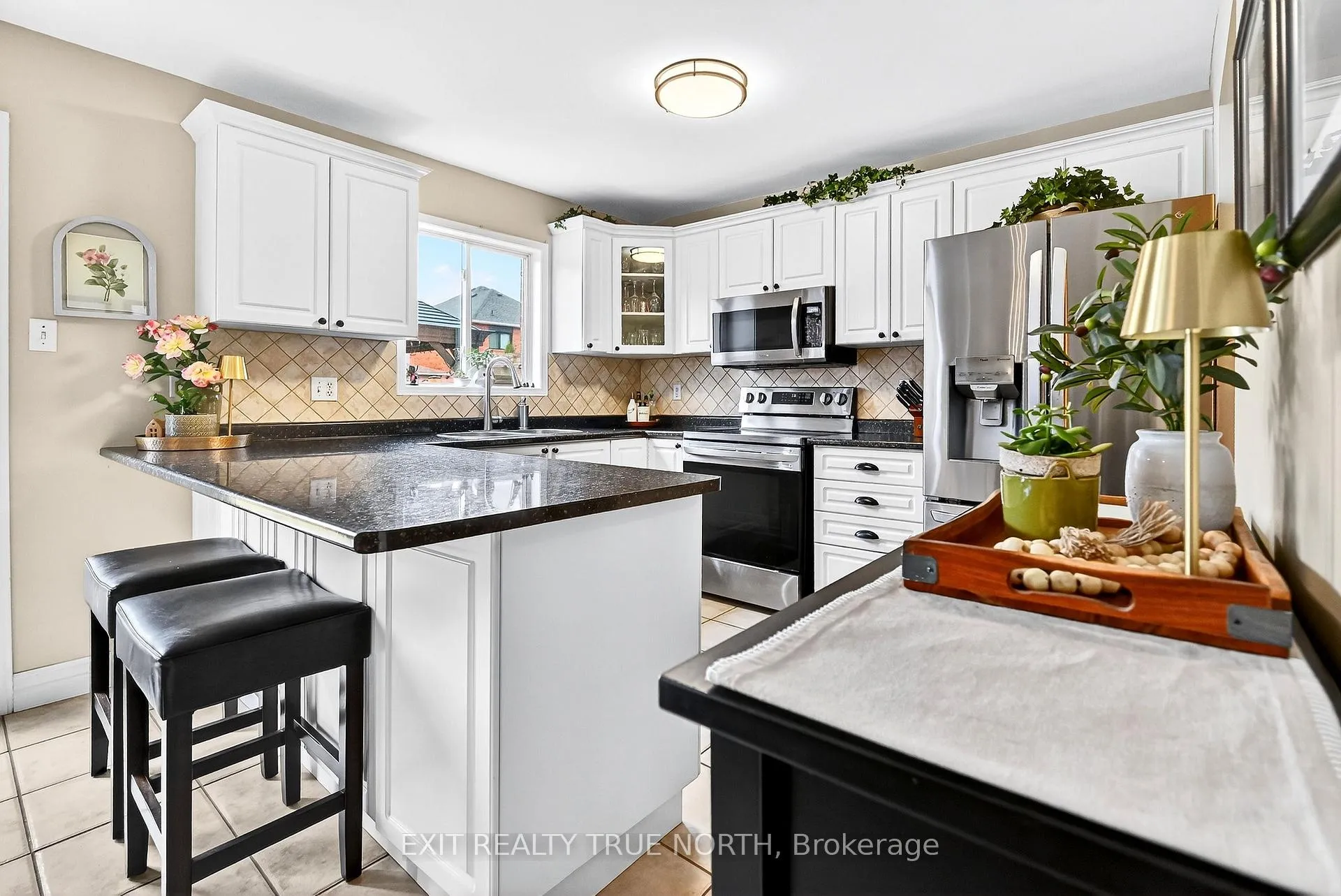Photo 14 of 17 Chester Crescent, Halton Hills, Georgetown — HOMEH