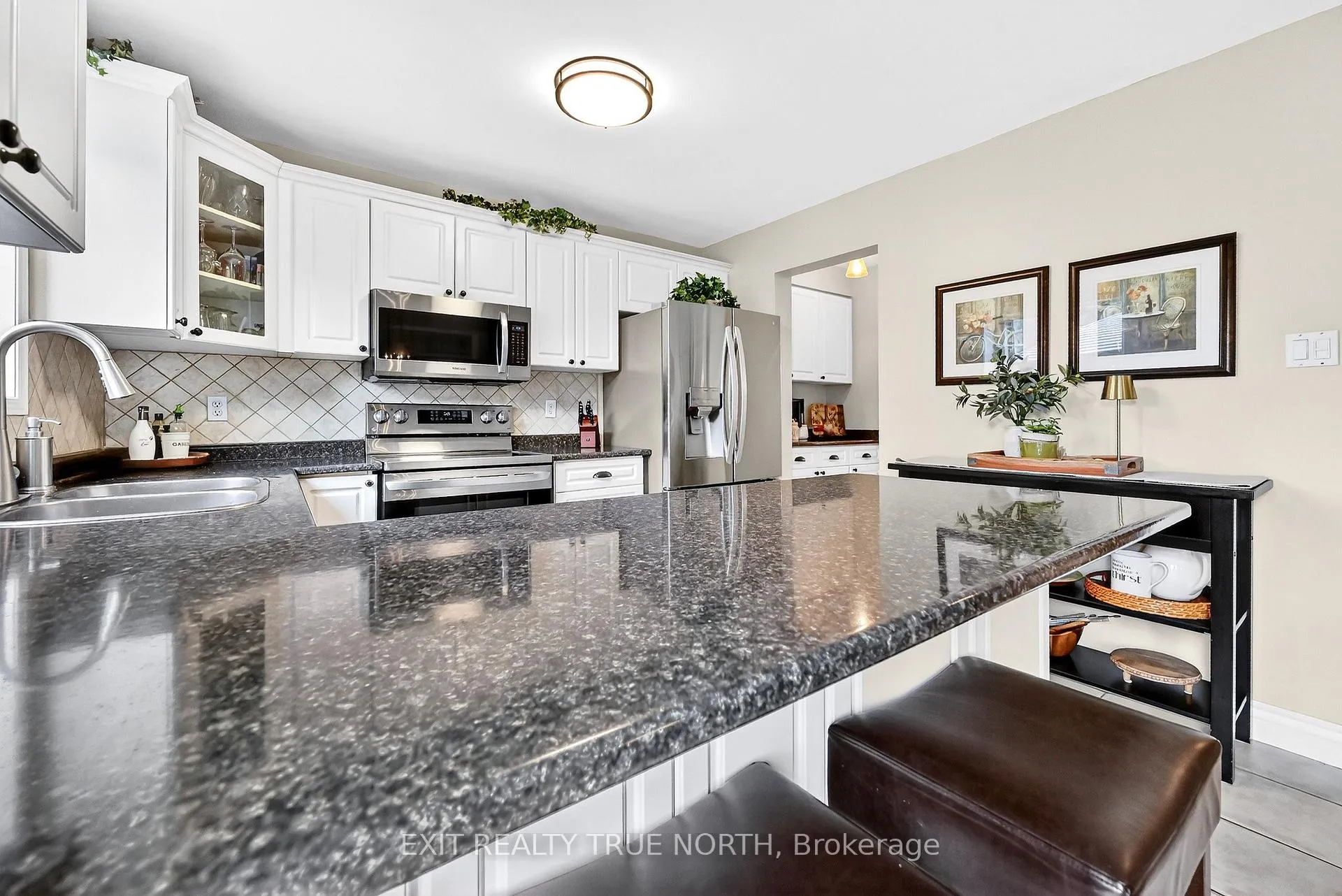 Photo 15 of 17 Chester Crescent, Halton Hills, Georgetown — HOMEH