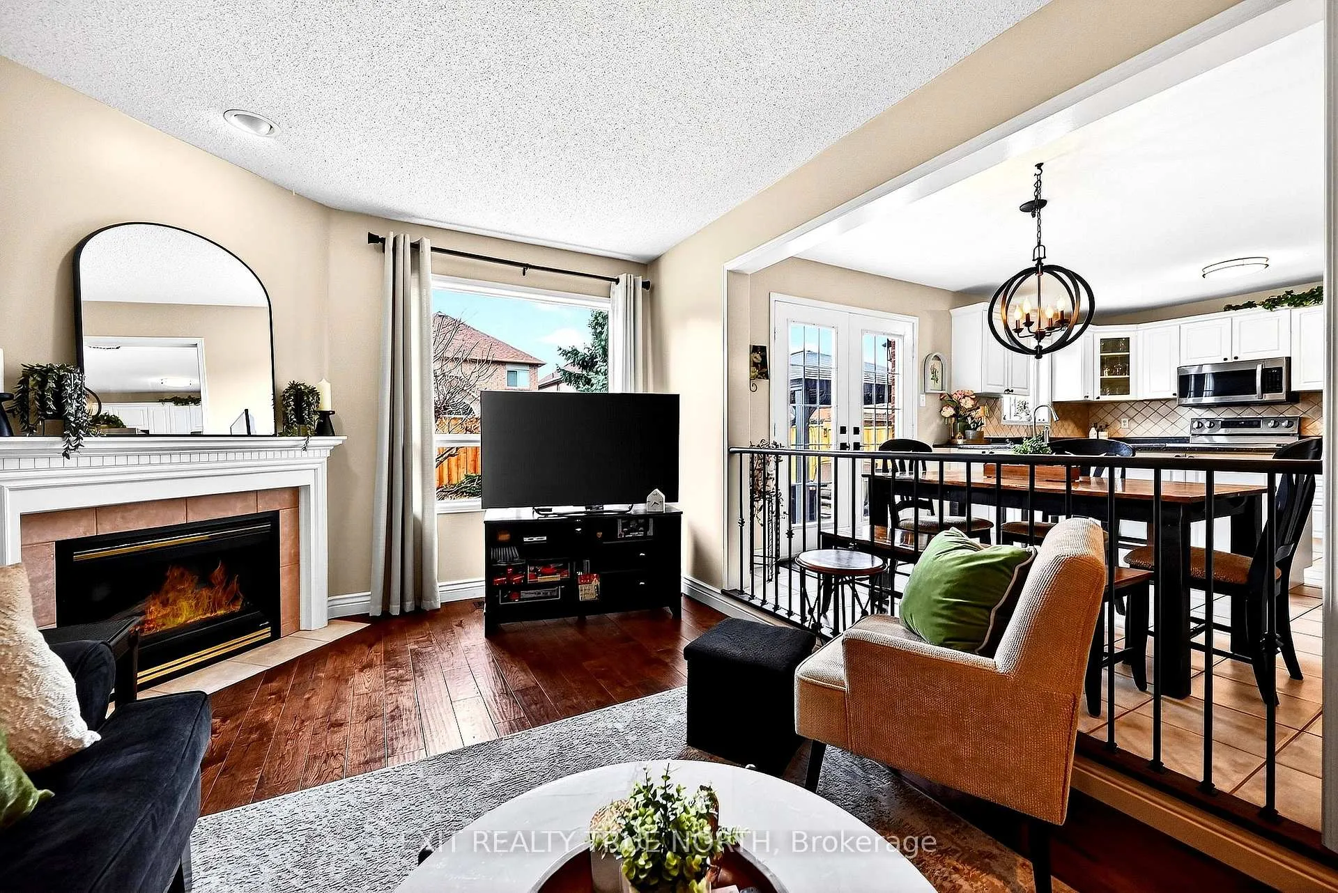 Photo 18 of 17 Chester Crescent, Halton Hills, Georgetown — HOMEH