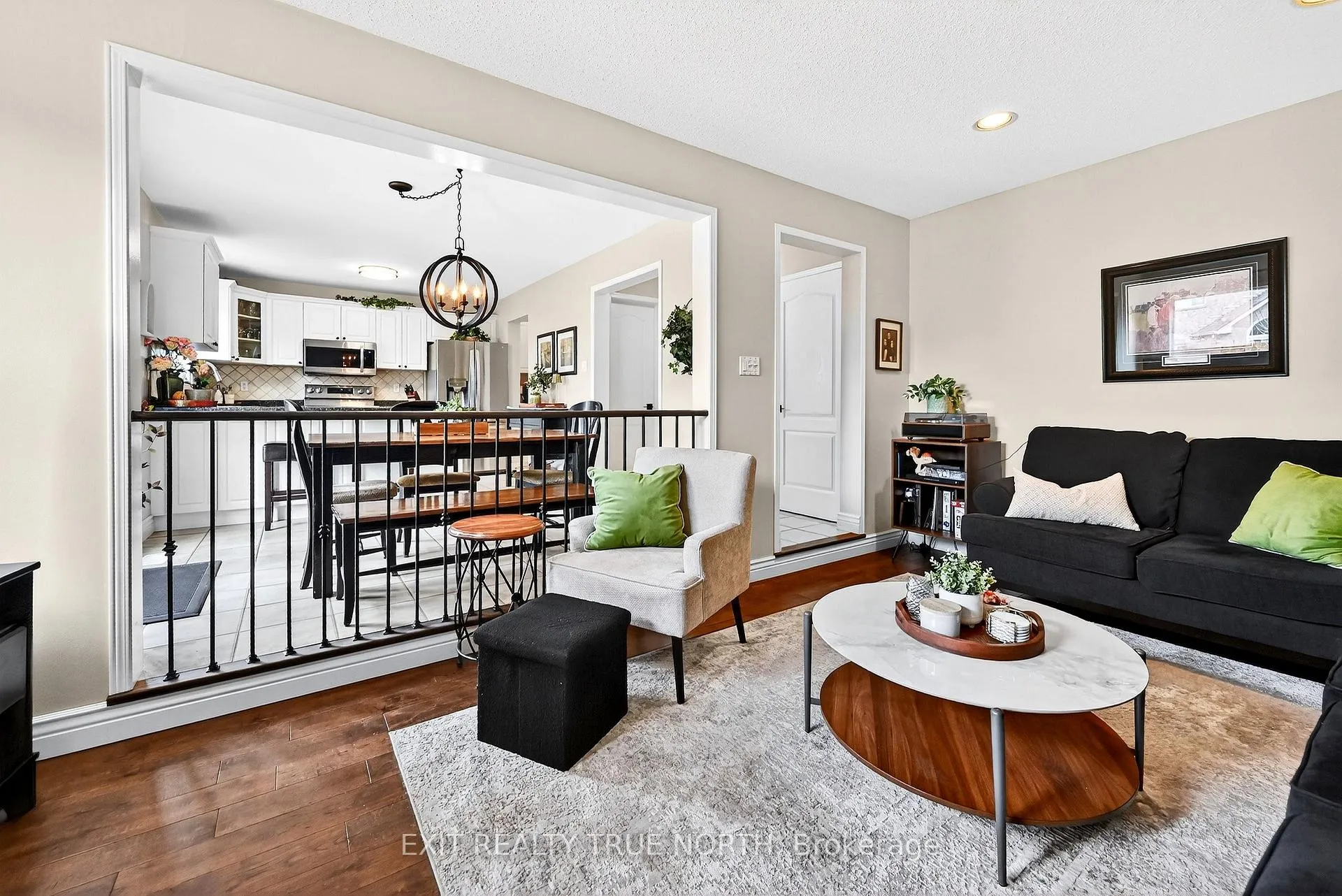 Photo 19 of 17 Chester Crescent, Halton Hills, Georgetown — HOMEH