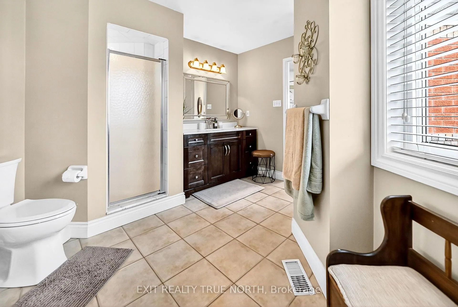 Photo 33 of 17 Chester Crescent, Halton Hills, Georgetown — HOMEH