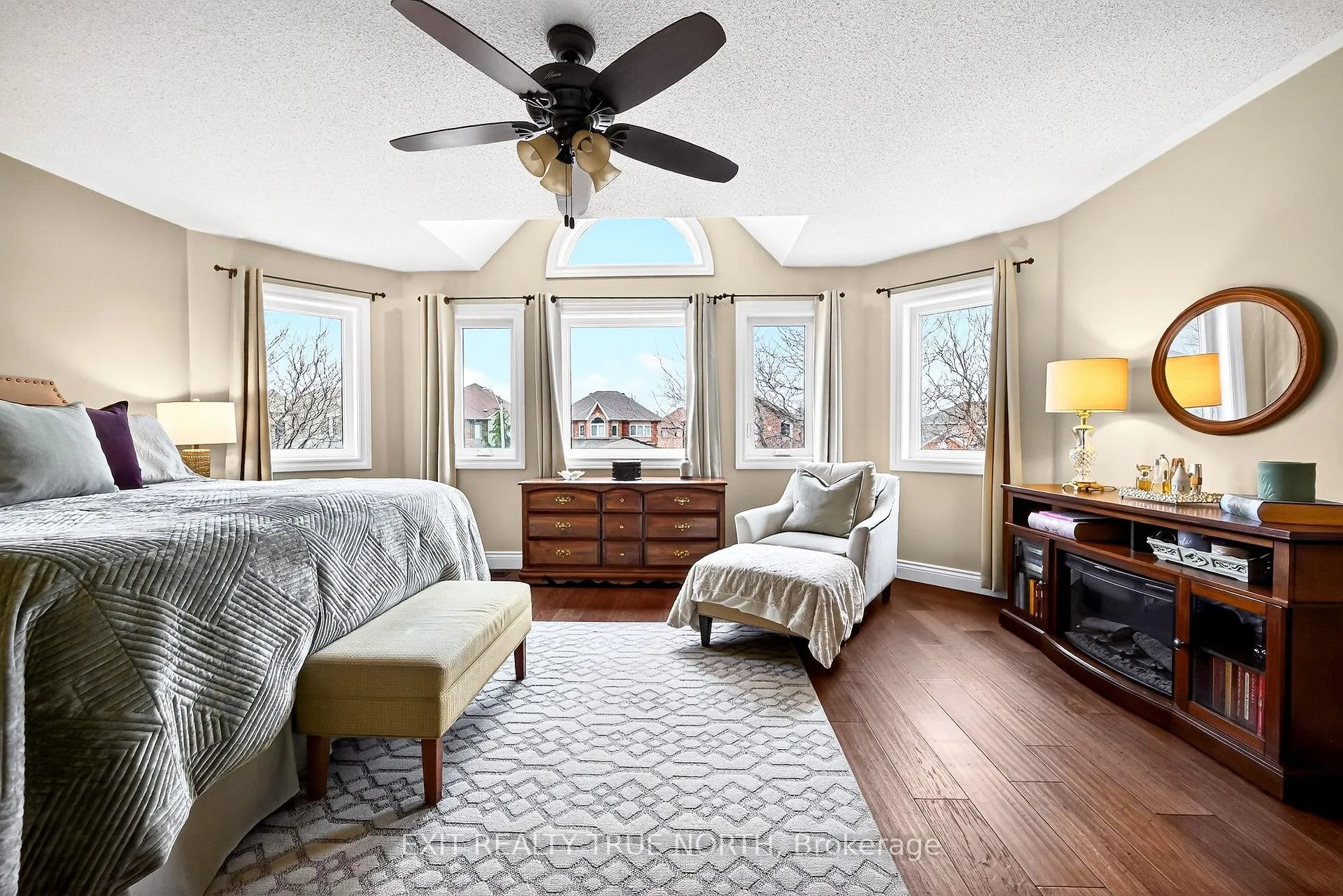 Photo 34 of 17 Chester Crescent, Halton Hills, Georgetown — HOMEH
