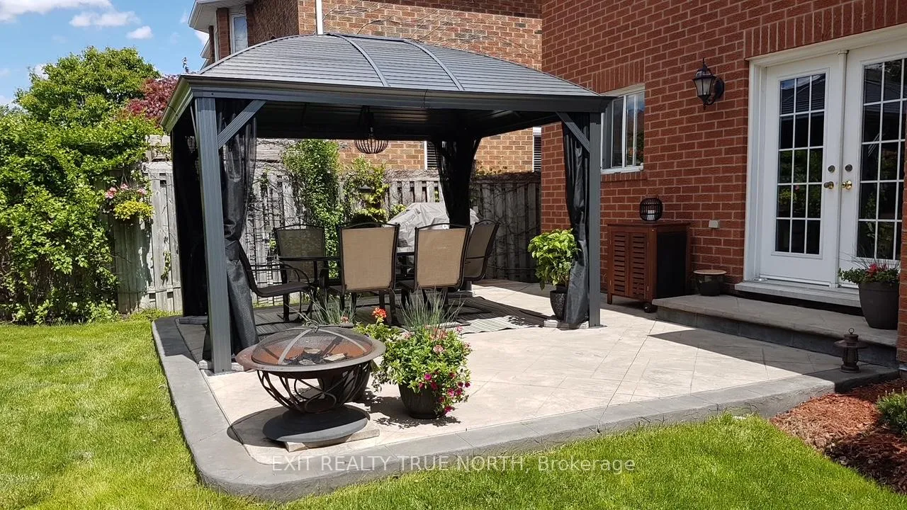 Photo 37 of 17 Chester Crescent, Halton Hills, Georgetown — HOMEH