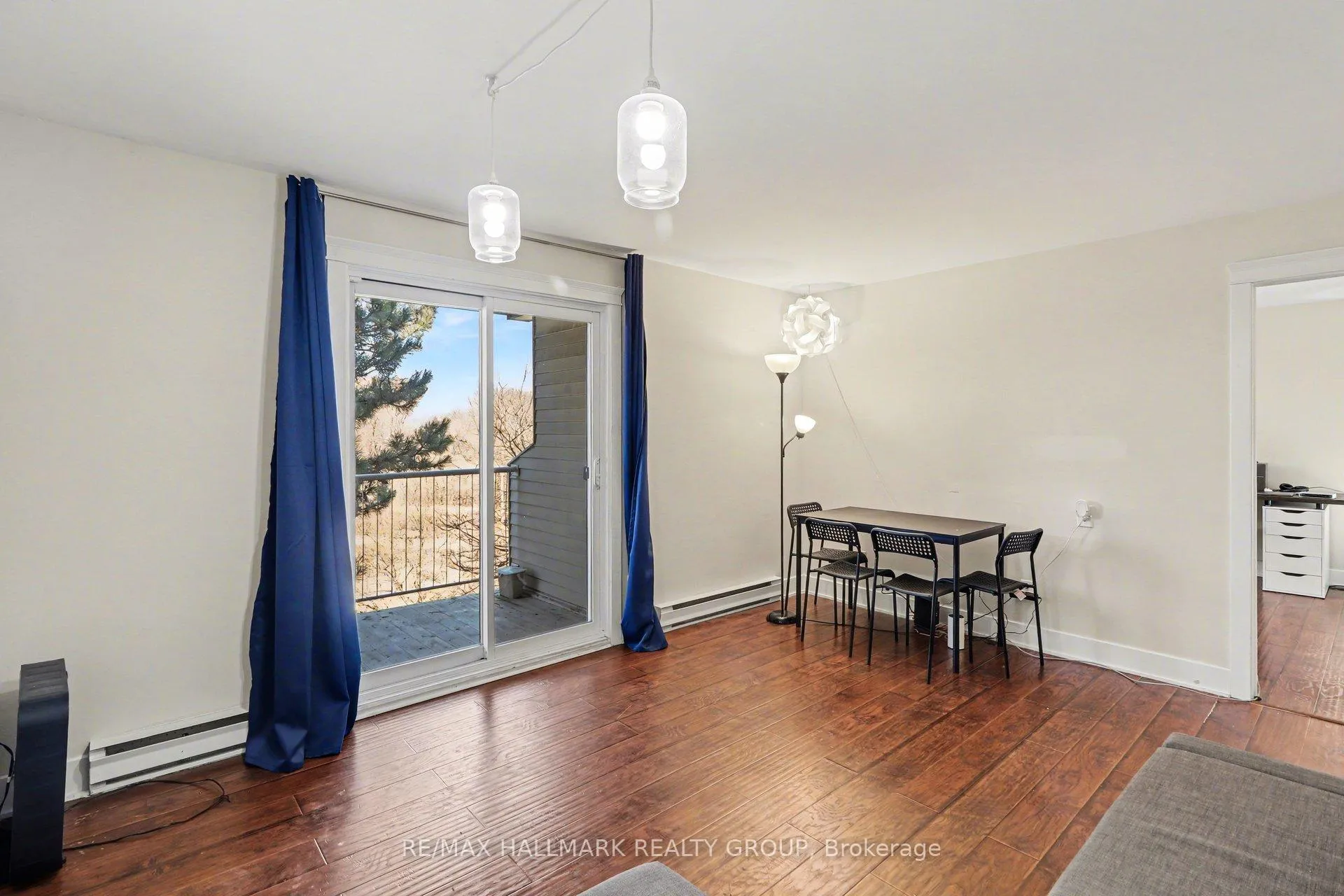 Photo 13 of Unit 312, 280 Brittany Drive, Ottawa, Viscount Alexander Park — HOMEH