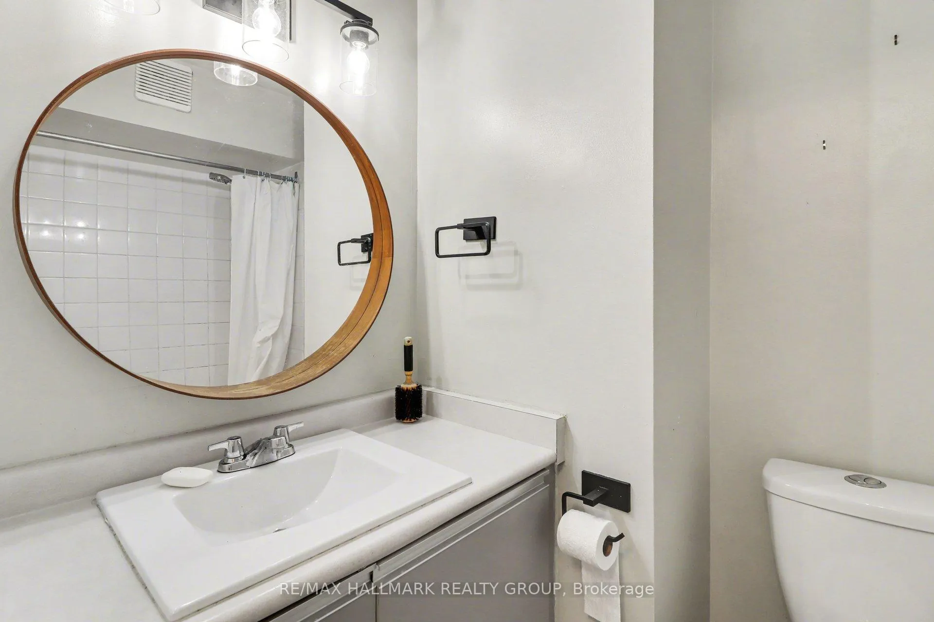 Photo 17 of Unit 312, 280 Brittany Drive, Ottawa, Viscount Alexander Park — HOMEH