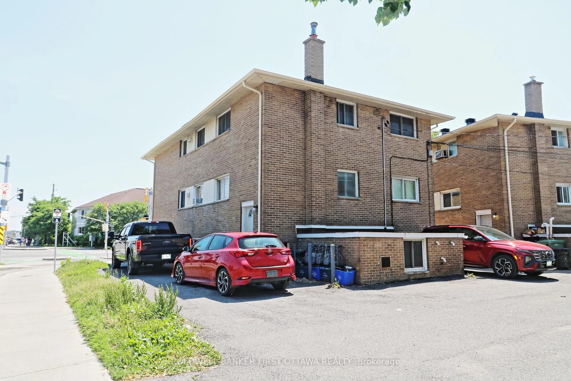 Photo 2 of 609 Donald Street, Ottawa, Overbrook/Castle Heights — HOMEH