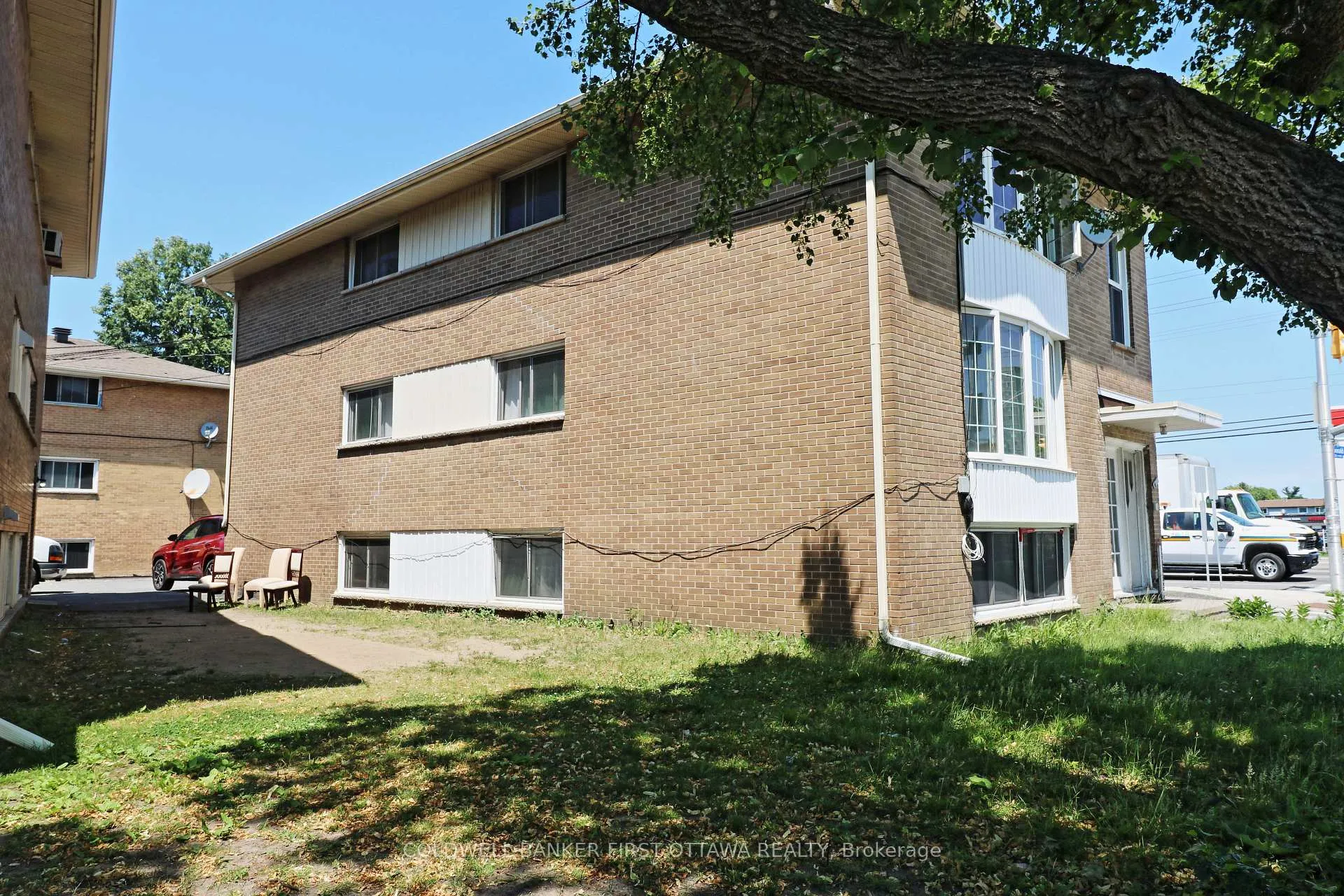 Photo 4 of 609 Donald Street, Ottawa, Overbrook/Castle Heights — HOMEH