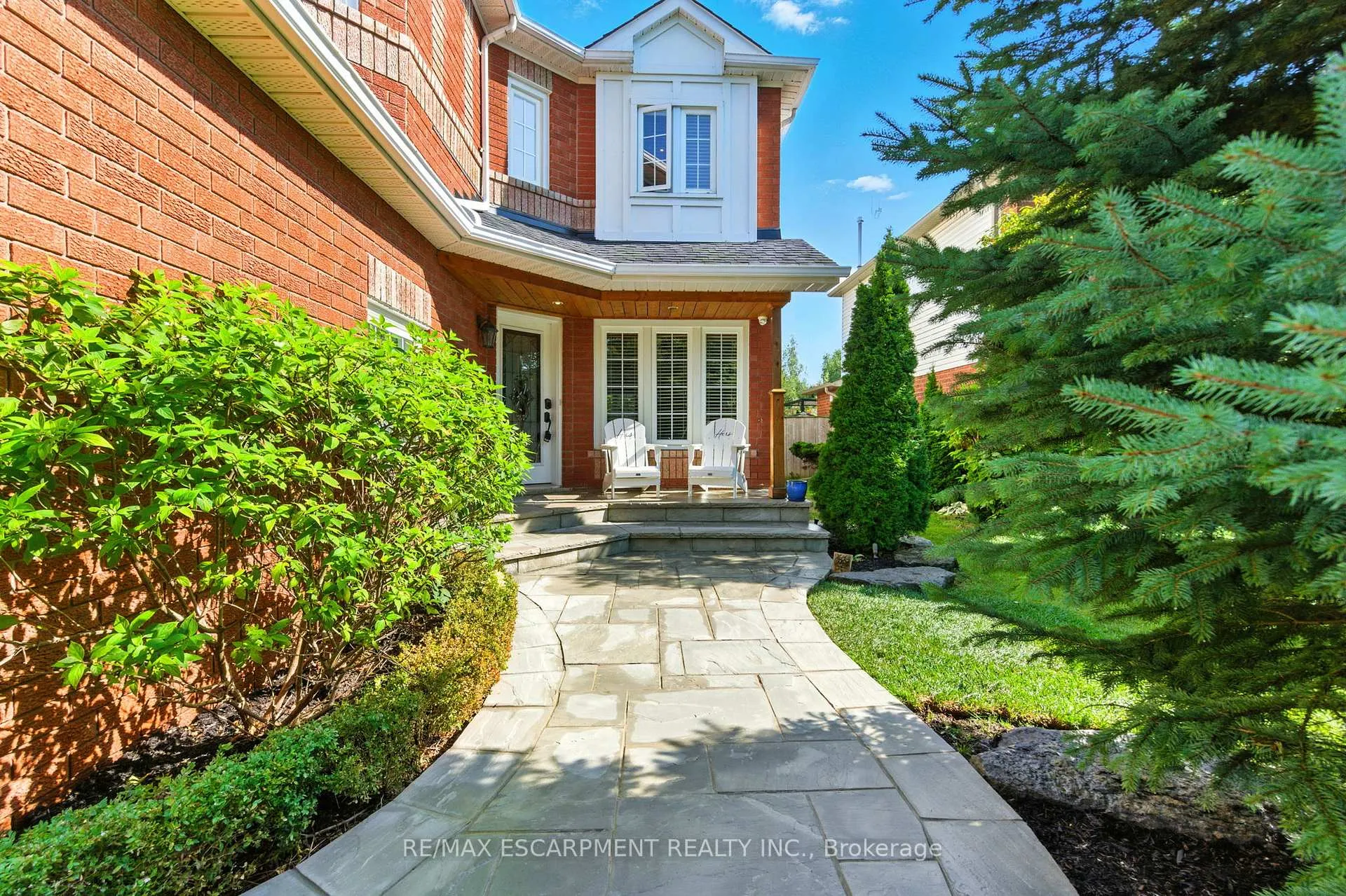 Photo 3 of 106 Ryans Way, Hamilton, Waterdown — HOMEH