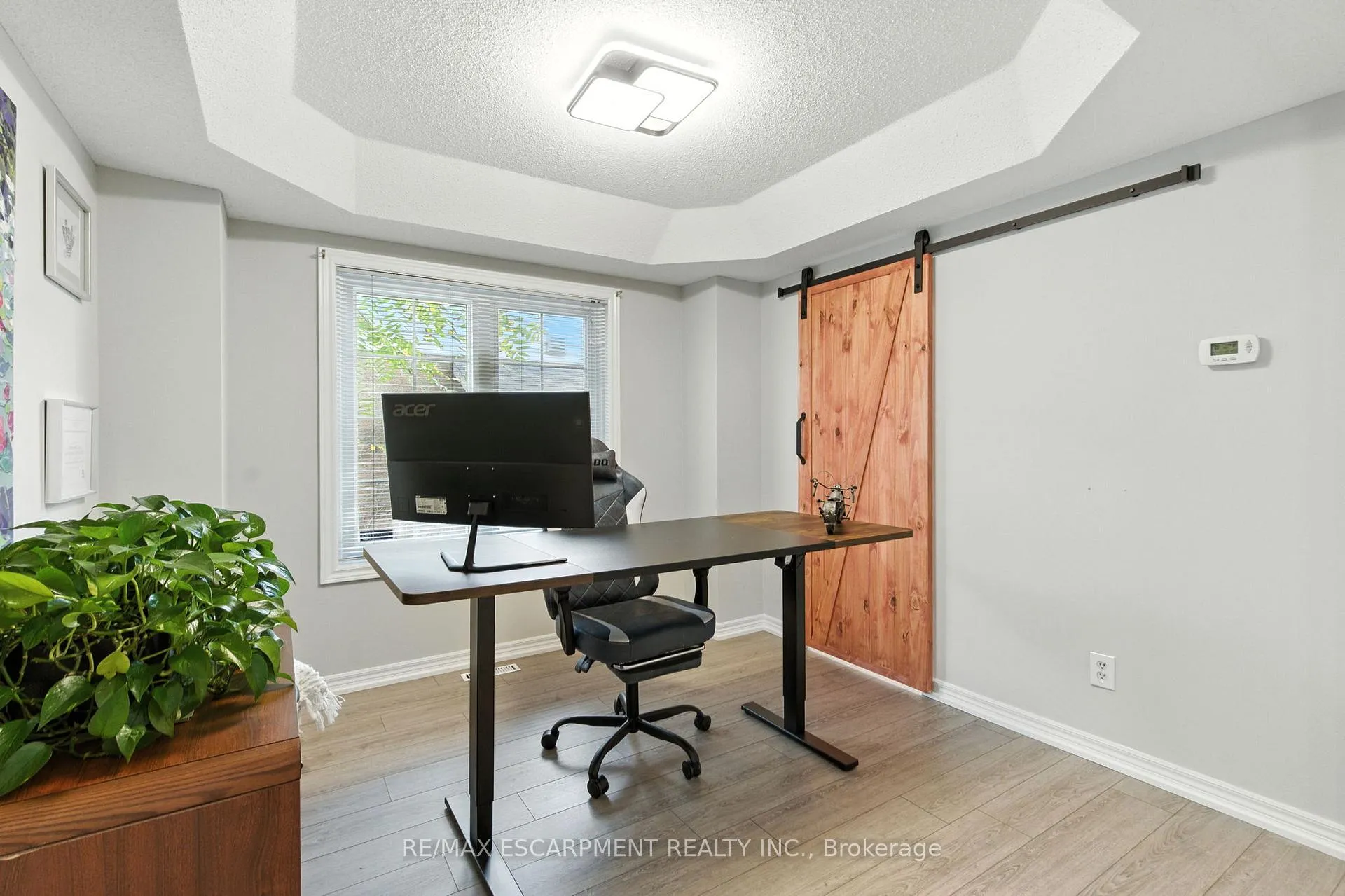 Photo 7 of 106 Ryans Way, Hamilton, Waterdown — HOMEH