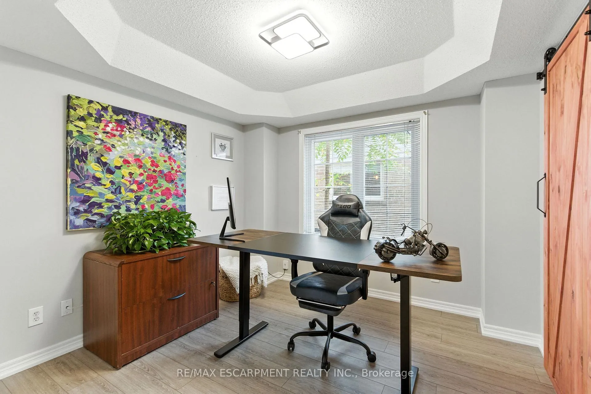 Photo 8 of 106 Ryans Way, Hamilton, Waterdown — HOMEH