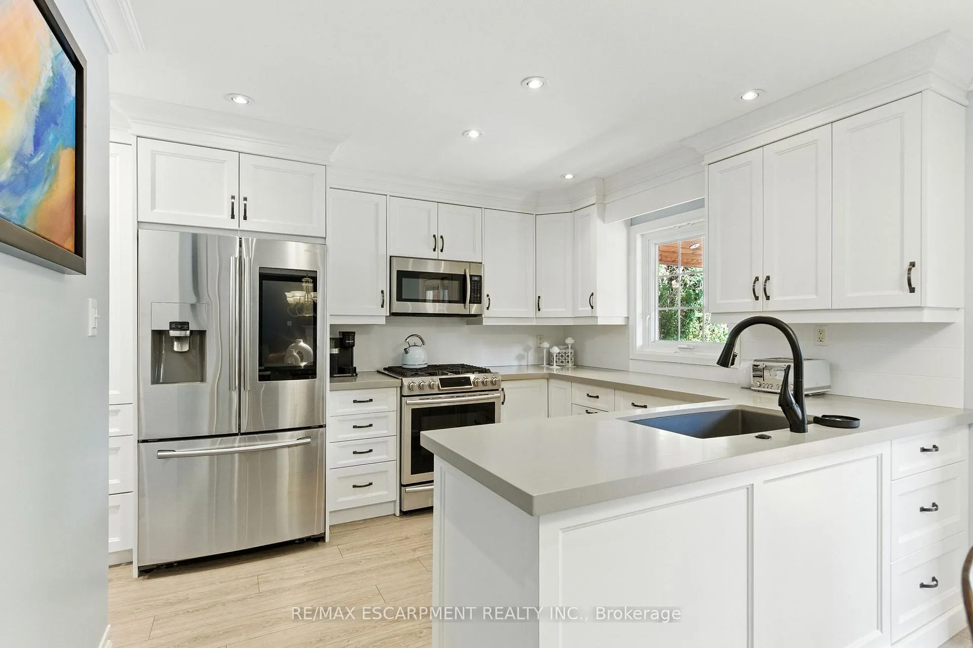 Photo 9 of 106 Ryans Way, Hamilton, Waterdown — HOMEH