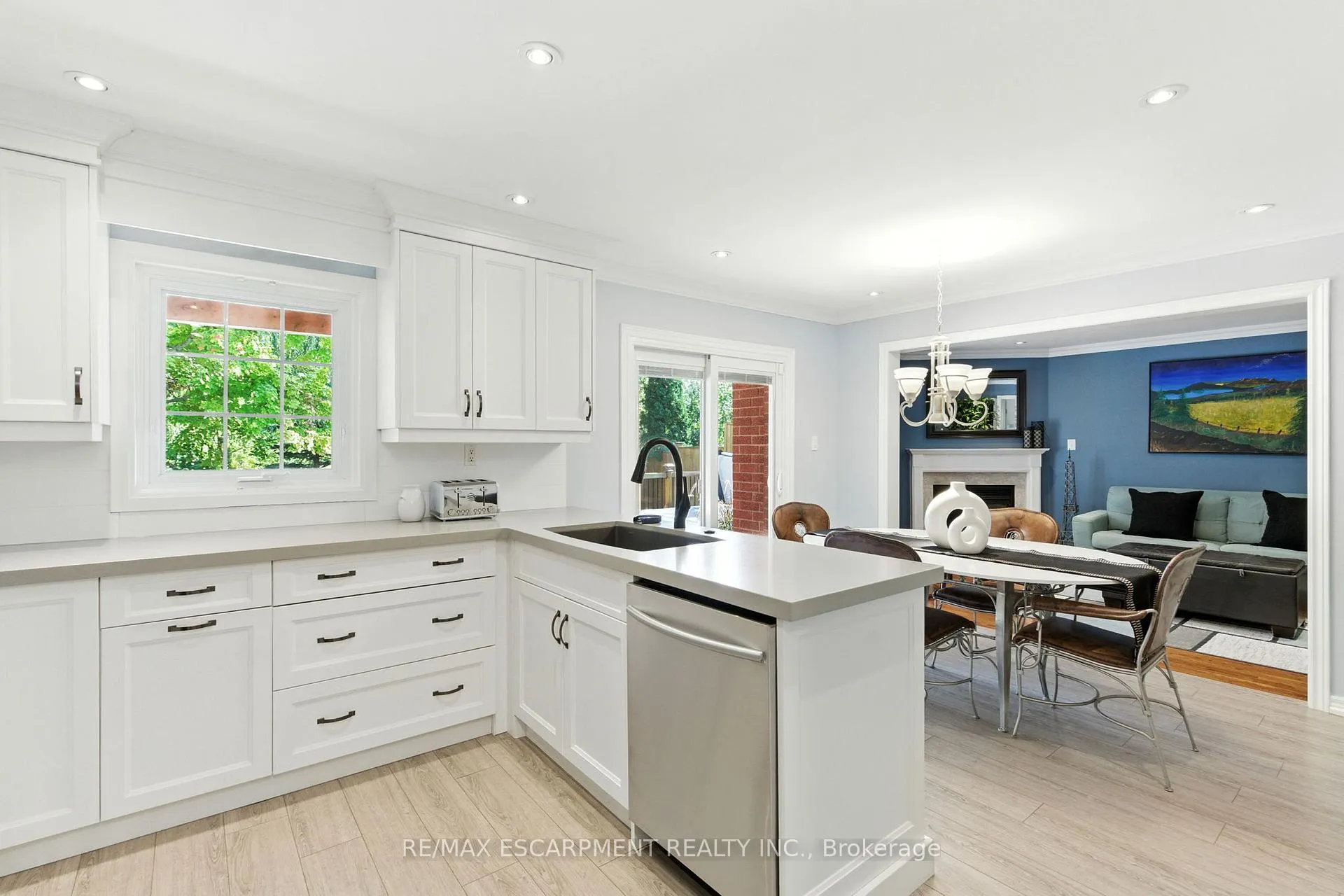 Photo 14 of 106 Ryans Way, Hamilton, Waterdown — HOMEH