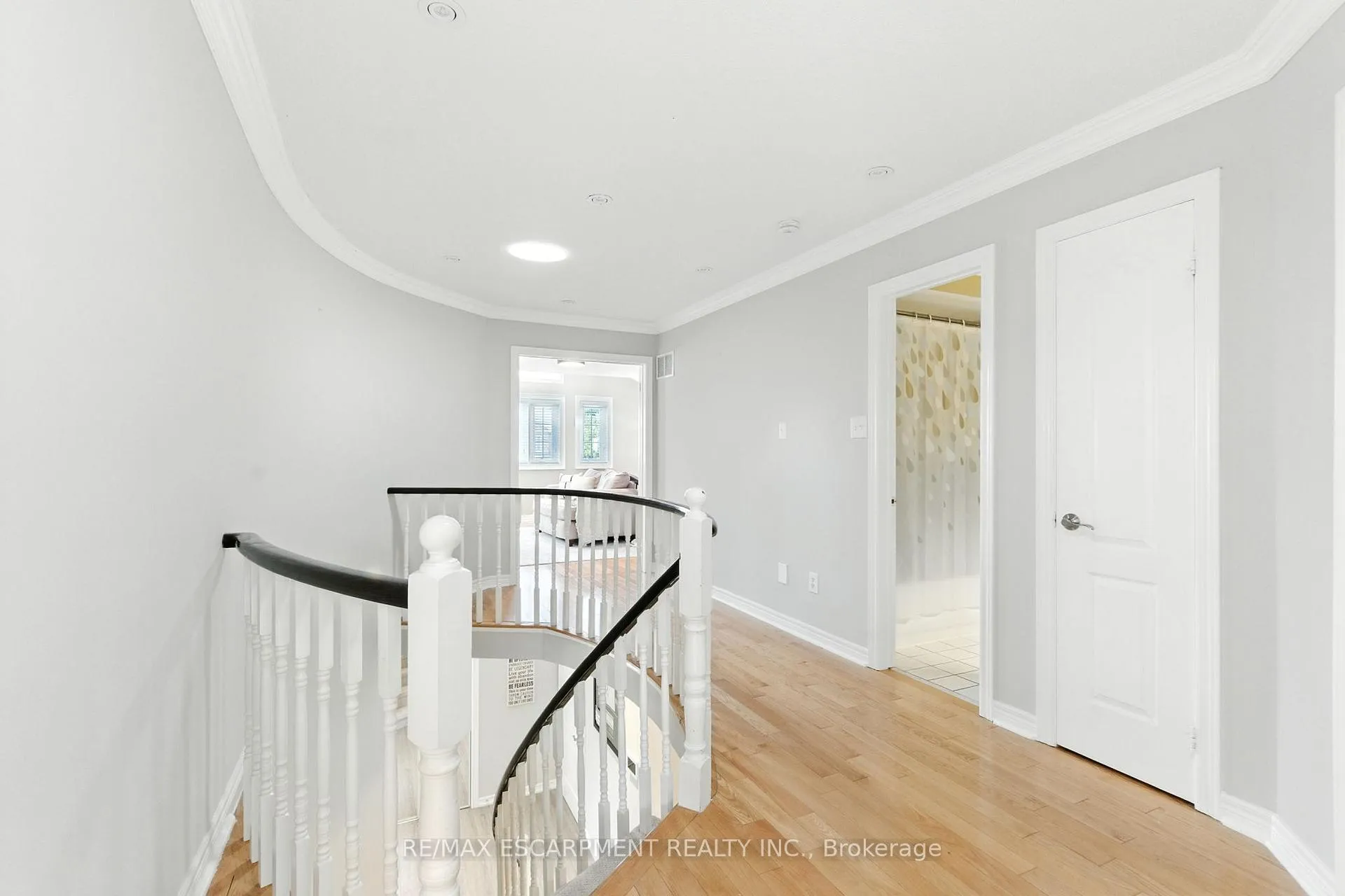 Photo 21 of 106 Ryans Way, Hamilton, Waterdown — HOMEH