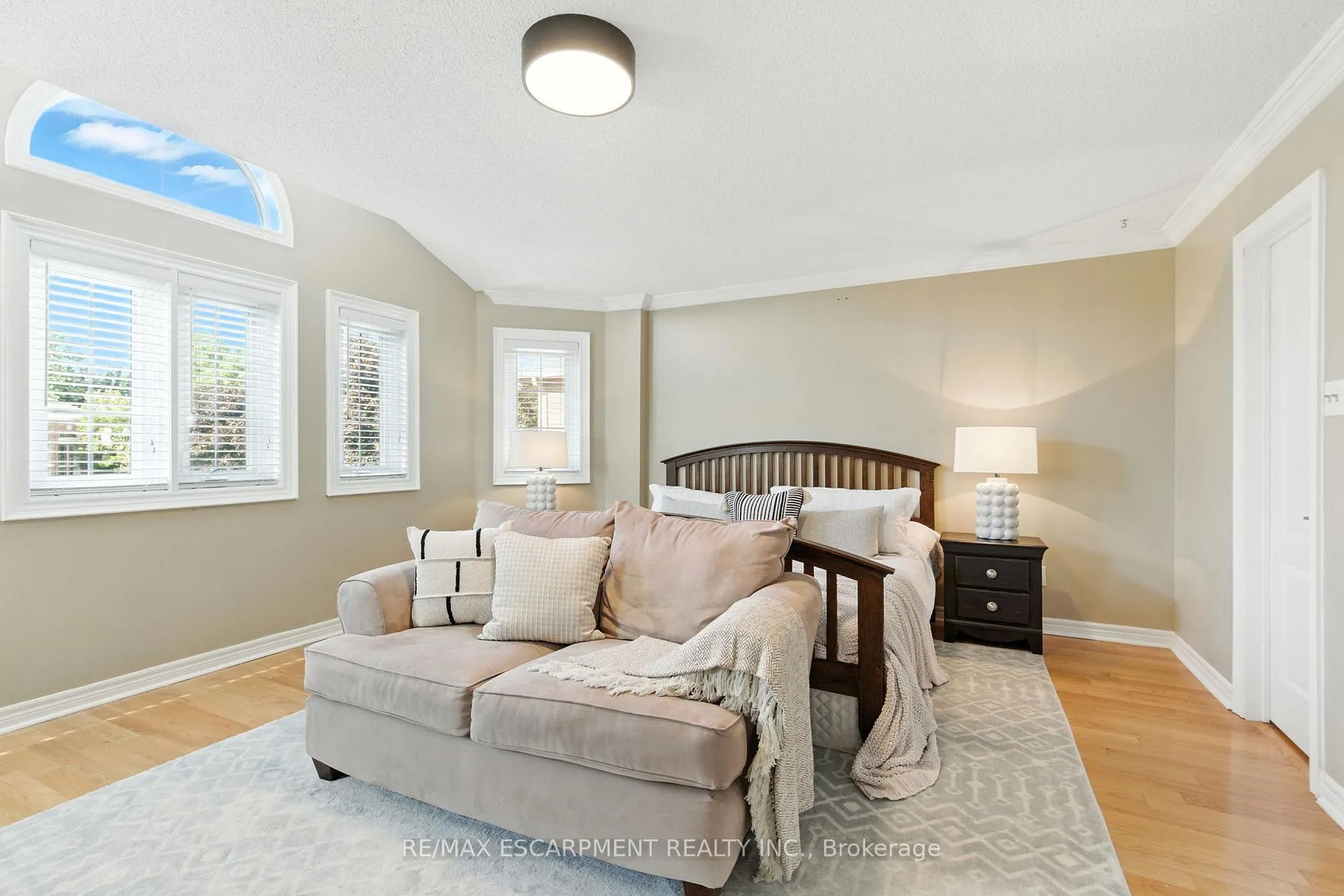 Photo 23 of 106 Ryans Way, Hamilton, Waterdown — HOMEH