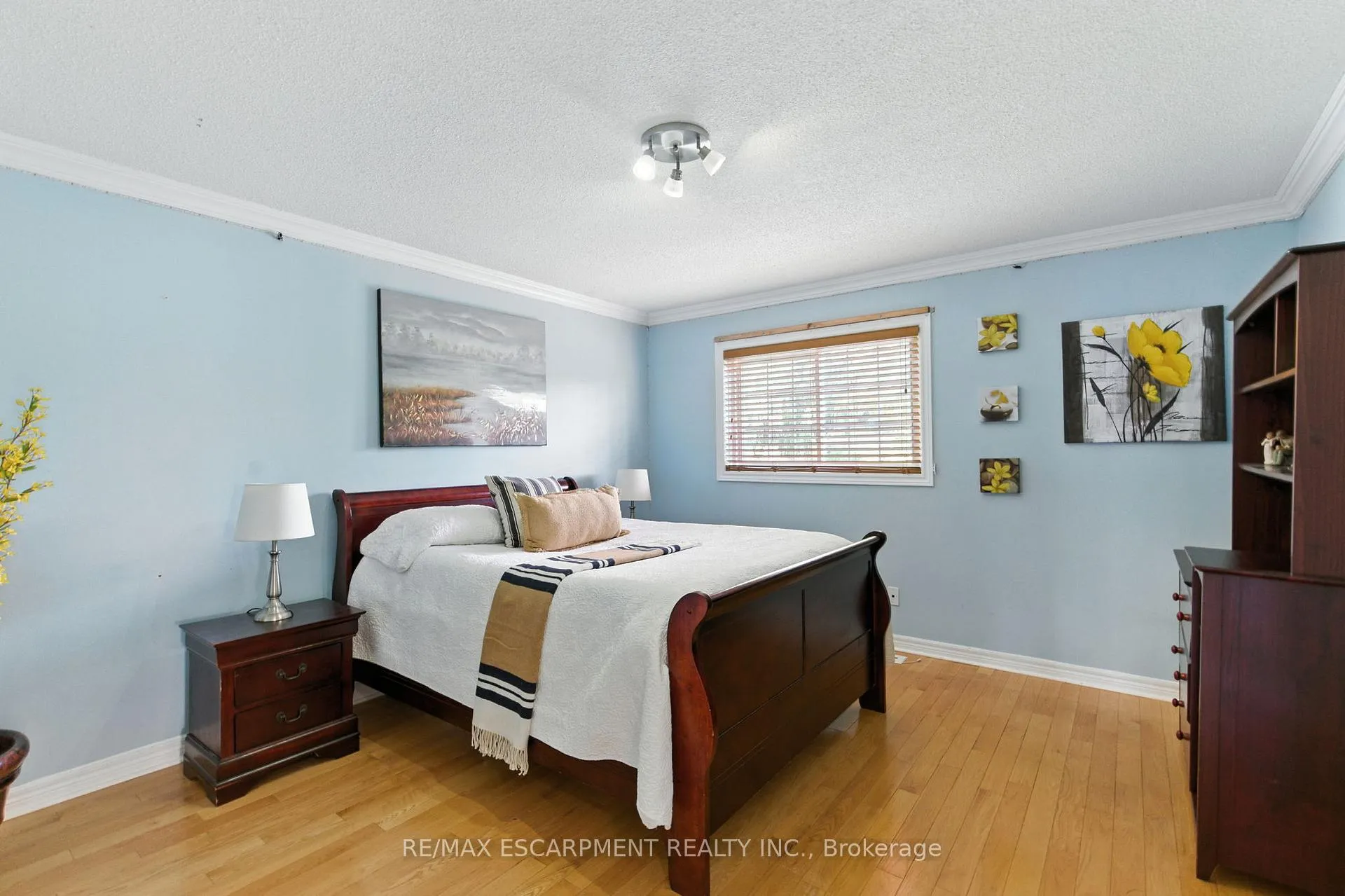 Photo 33 of 106 Ryans Way, Hamilton, Waterdown — HOMEH
