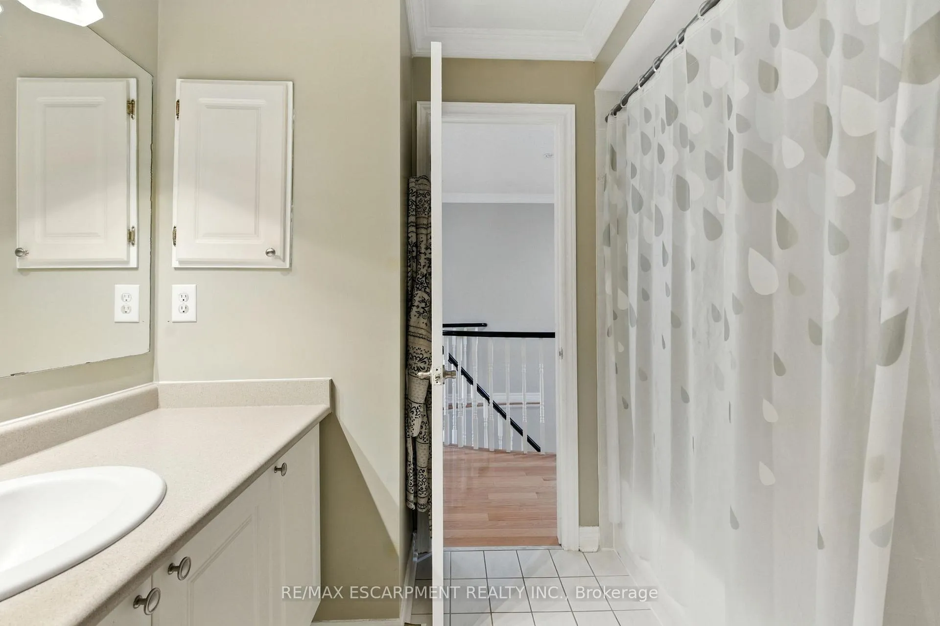 Photo 36 of 106 Ryans Way, Hamilton, Waterdown — HOMEH