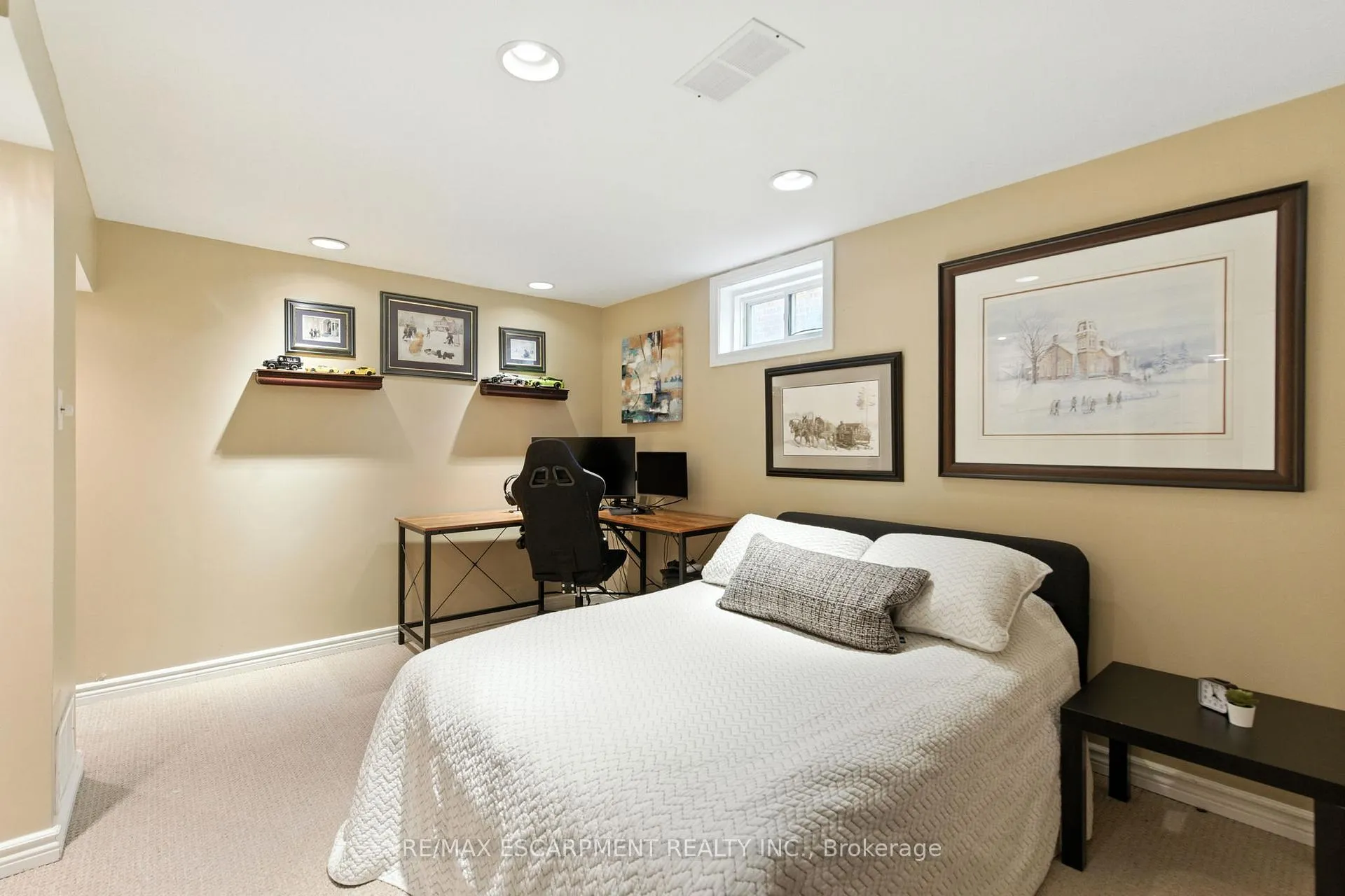 Photo 38 of 106 Ryans Way, Hamilton, Waterdown — HOMEH