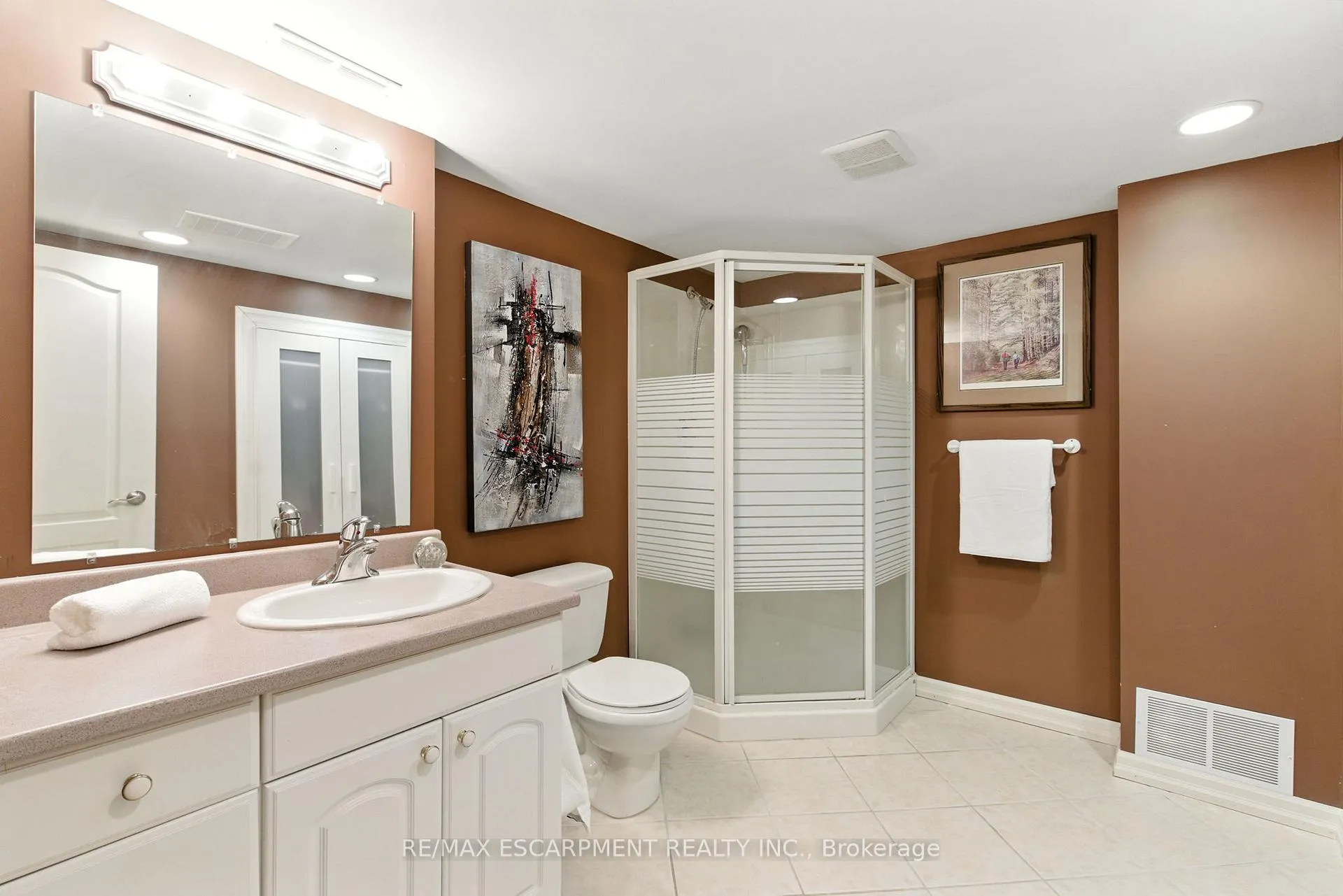 Photo 40 of 106 Ryans Way, Hamilton, Waterdown — HOMEH