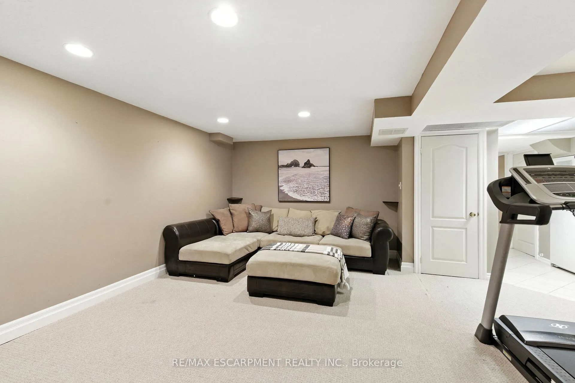 Photo 42 of 106 Ryans Way, Hamilton, Waterdown — HOMEH
