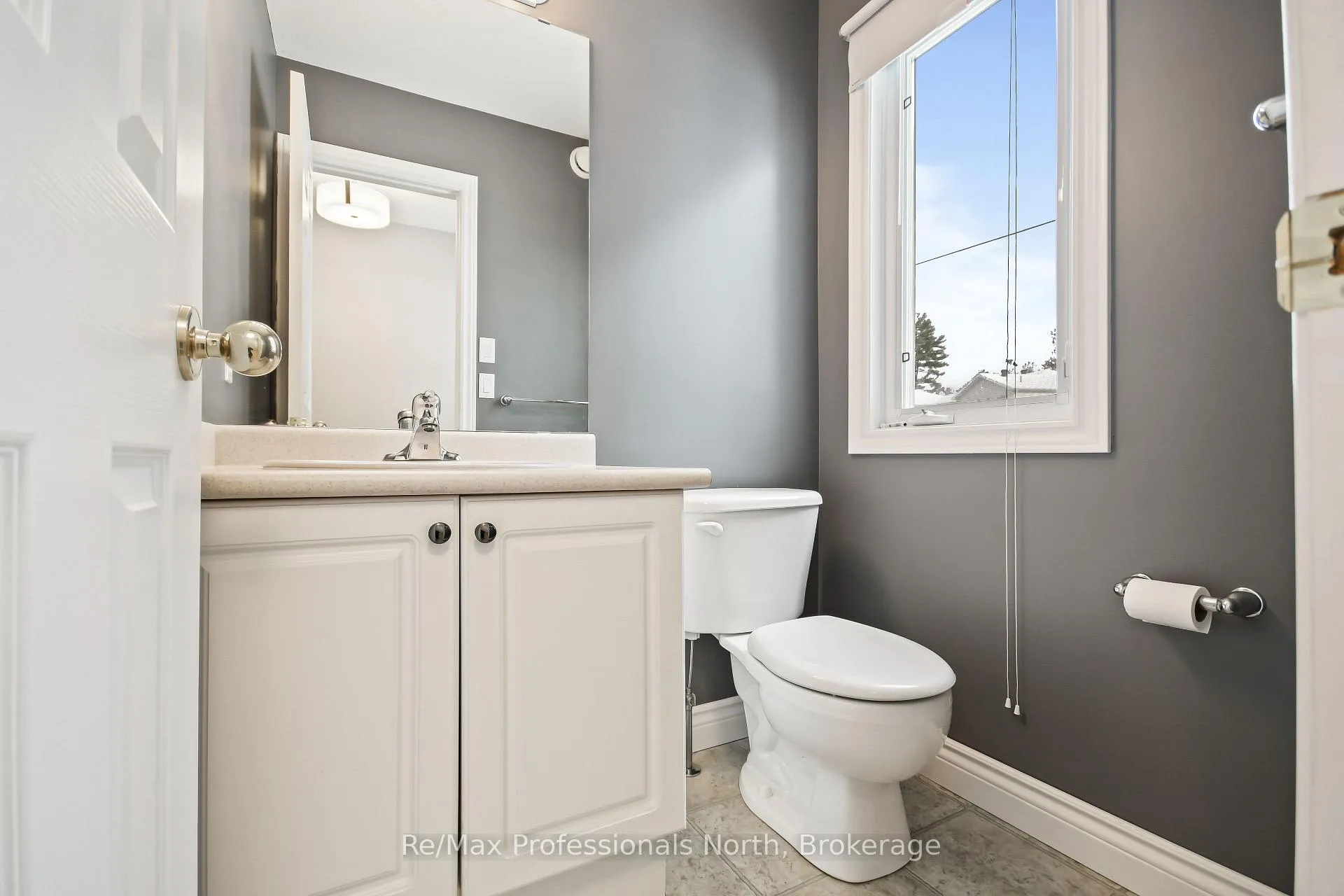 Photo 4 of 151 Pine Street, Bracebridge, Macaulay — HOMEH