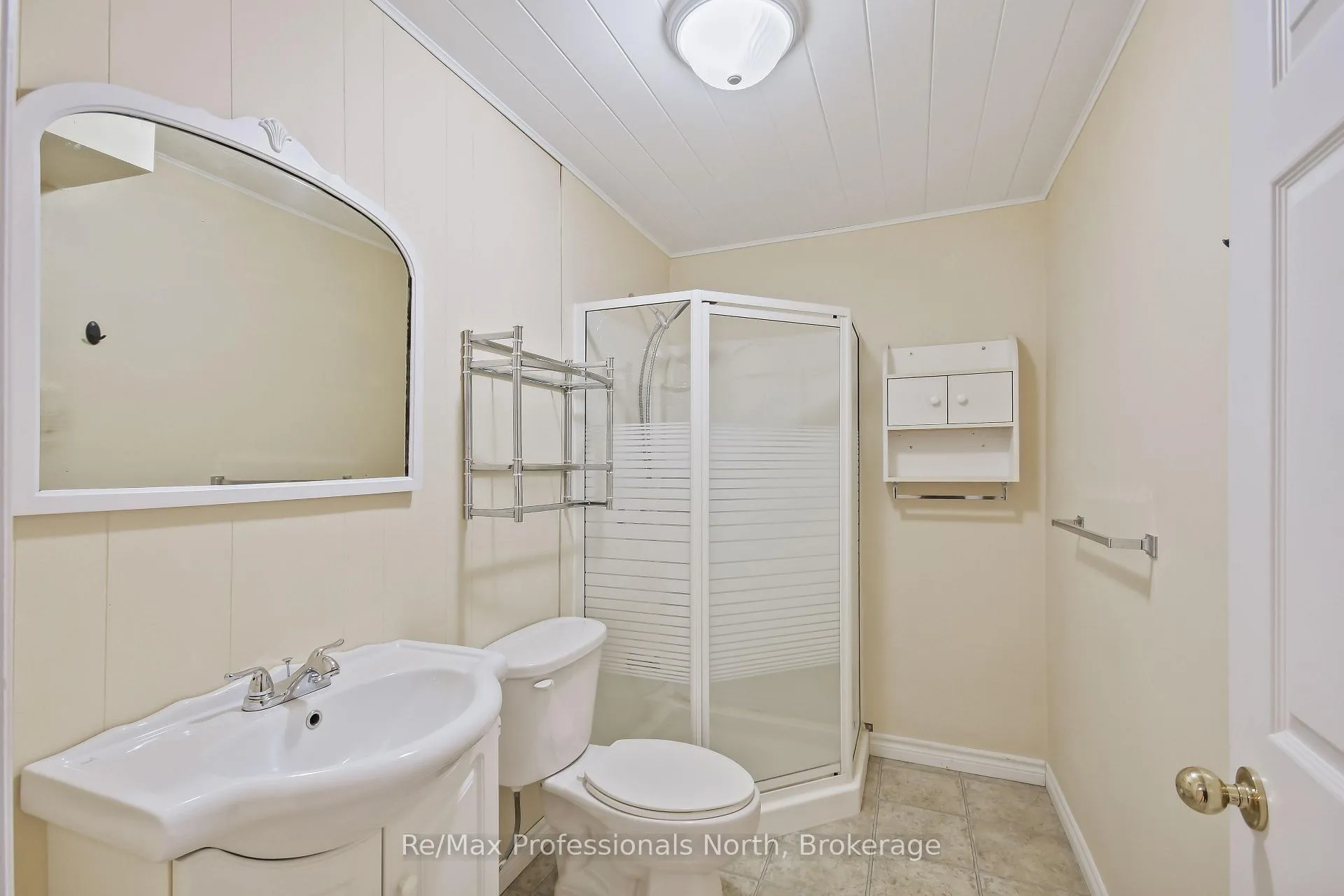 Photo 12 of 151 Pine Street, Bracebridge, Macaulay — HOMEH