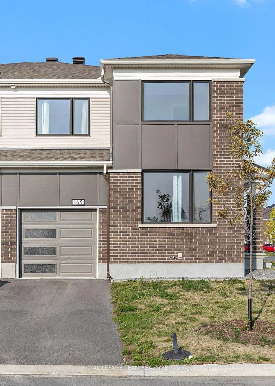 Photo 3 of 165 Yearling Circle, Ottawa, Goulbourn Twp From Franktown Rd/South To Rideau — HOMEH