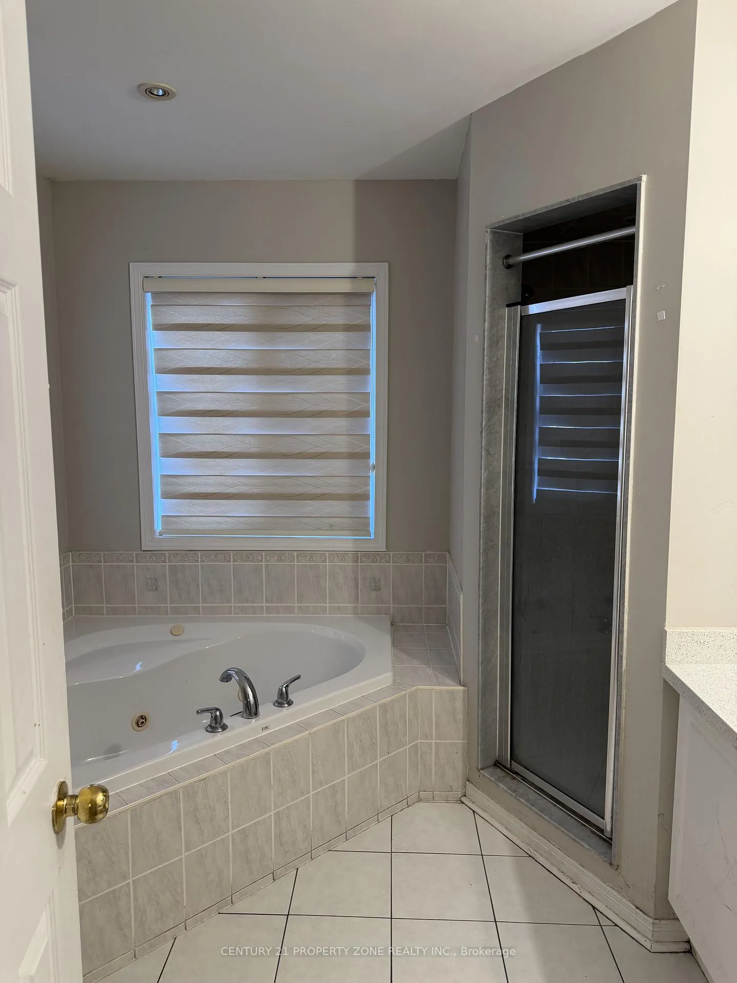 Photo 5 of 77 Maddybeth Crescent, Brampton, Bram West — HOMEH
