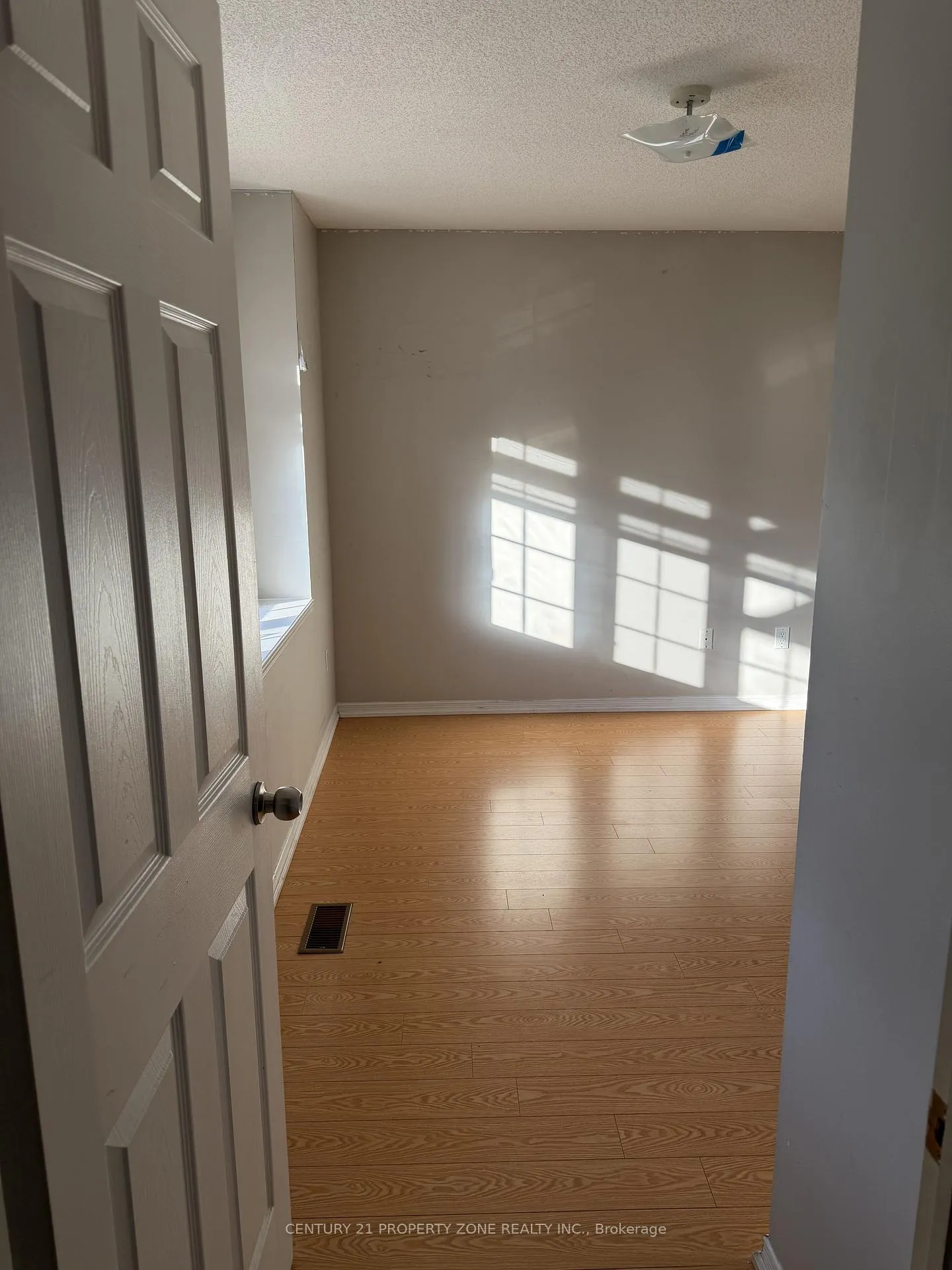 Photo 10 of 77 Maddybeth Crescent, Brampton, Bram West — HOMEH