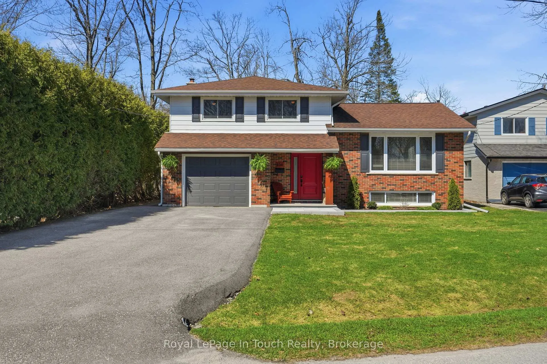 Photo 1 of 636 Broadview Avenue, Orillia — HOMEH