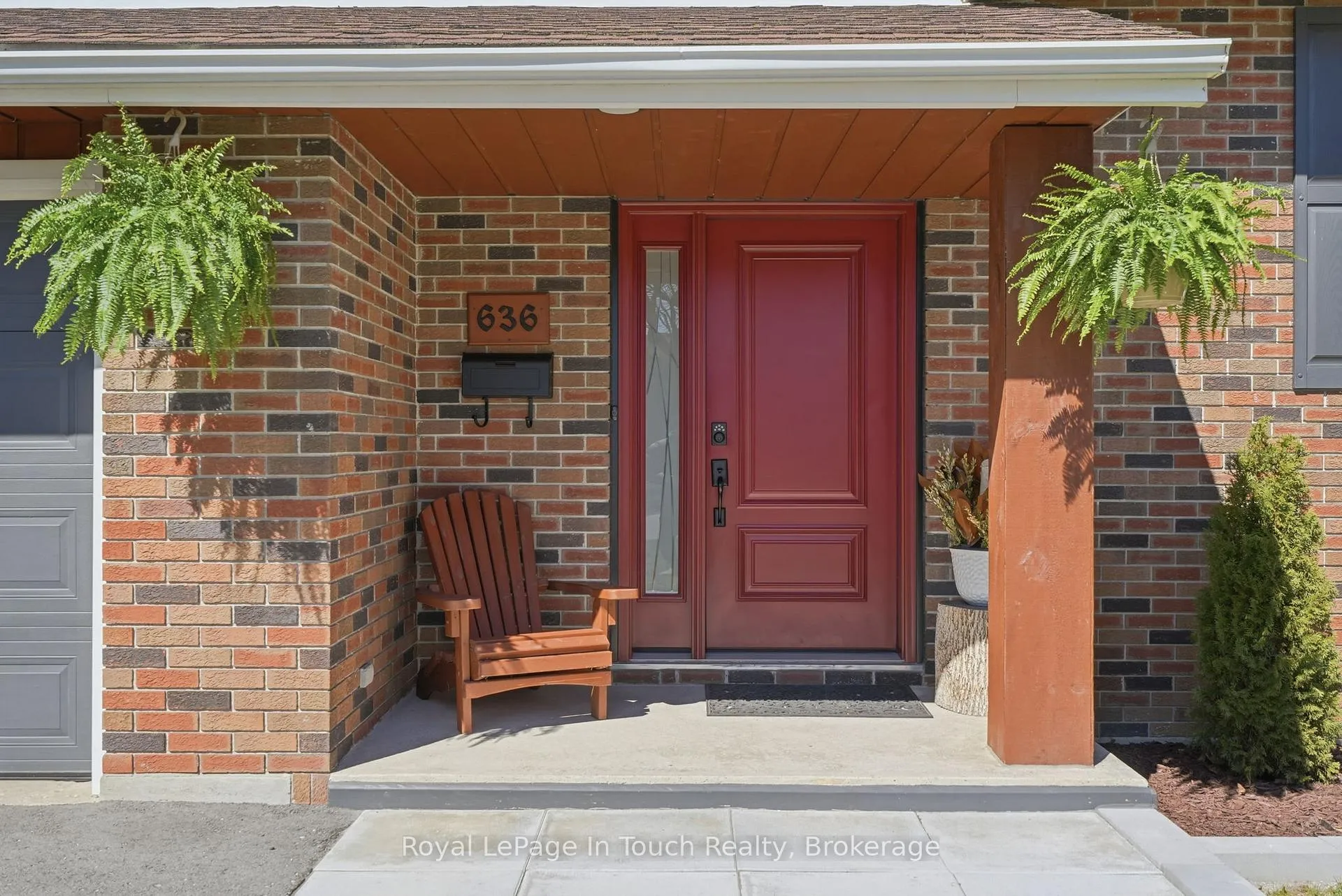 Photo 2 of 636 Broadview Avenue, Orillia — HOMEH