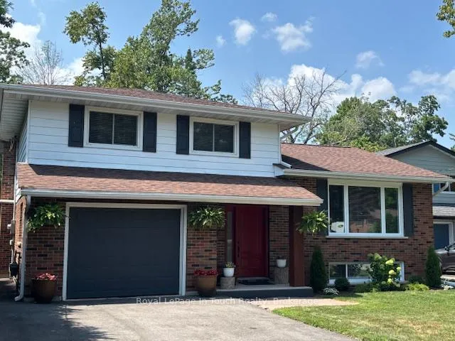 Photo 6 of 636 Broadview Avenue, Orillia — HOMEH