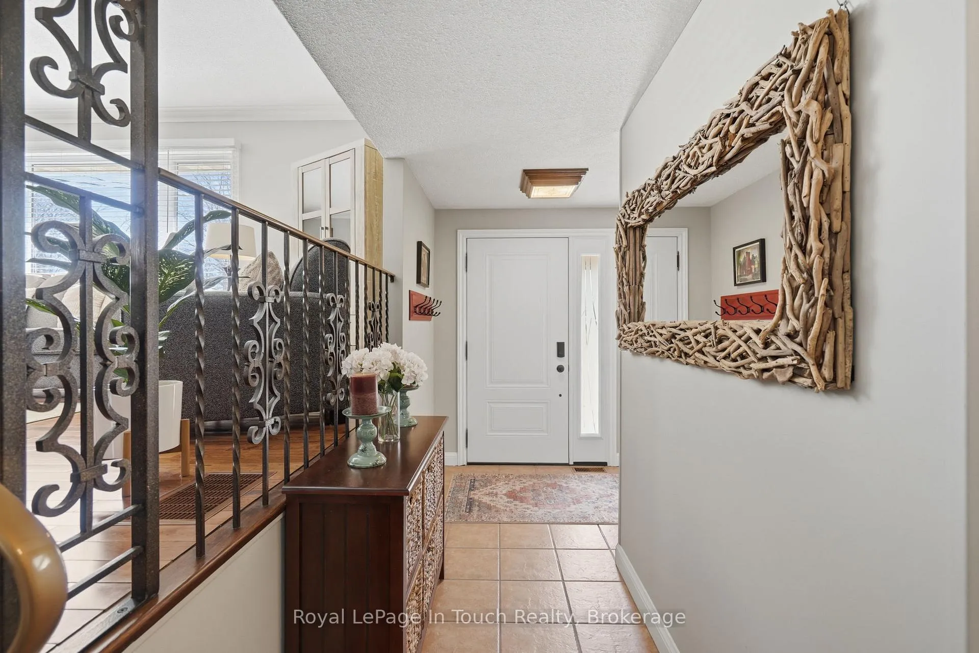 Photo 7 of 636 Broadview Avenue, Orillia — HOMEH
