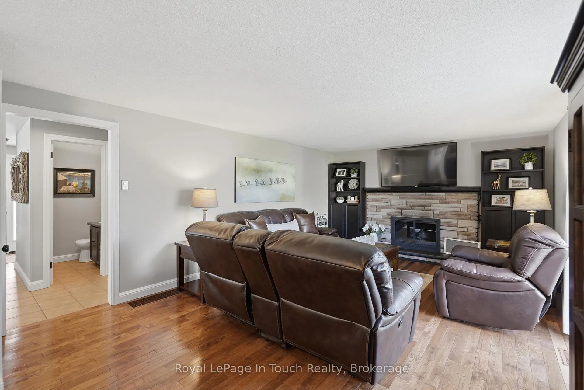 Photo 13 of 636 Broadview Avenue, Orillia — HOMEH