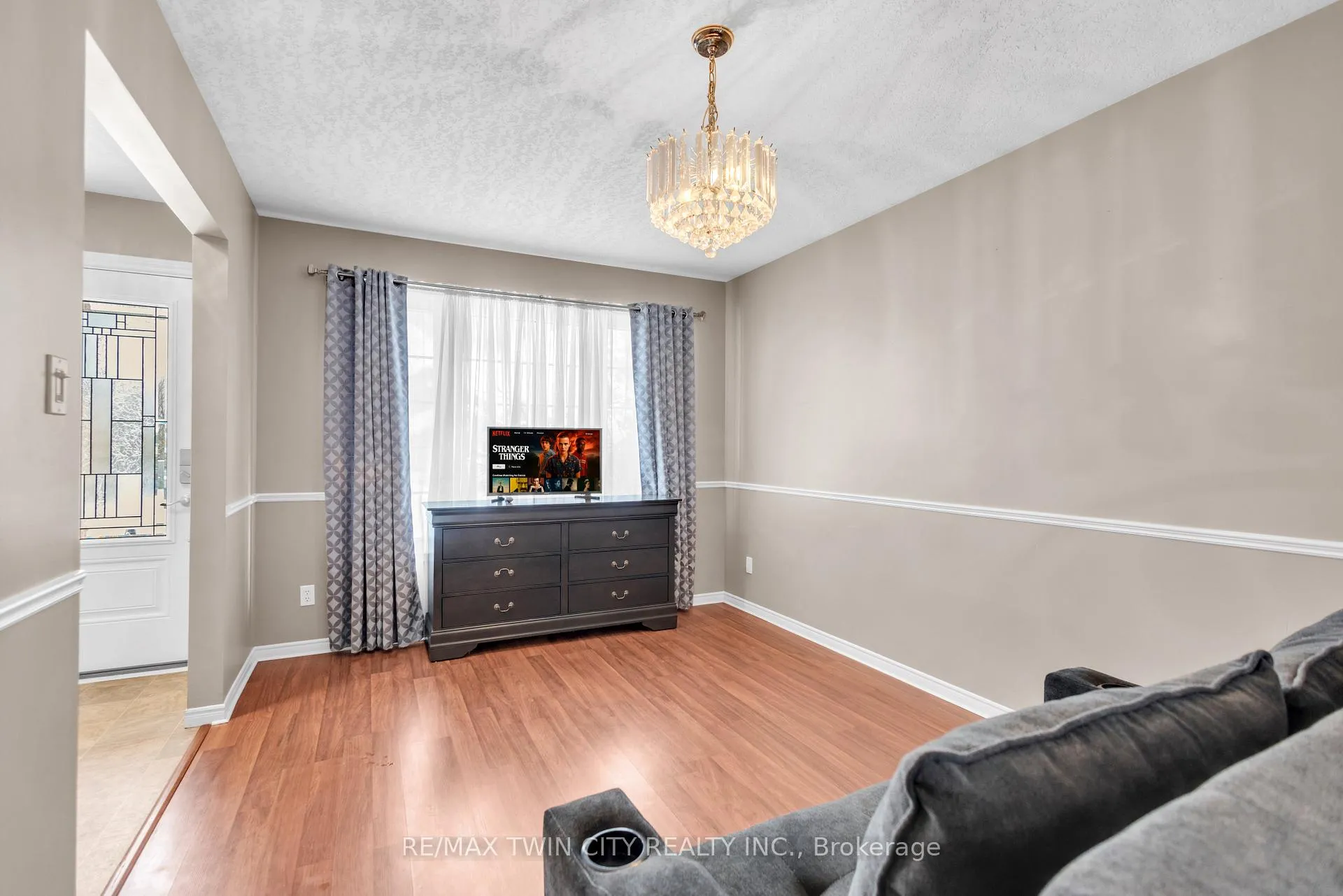 Photo 5 of 28 Ridgeway Crescent, Kitchener — HOMEH
