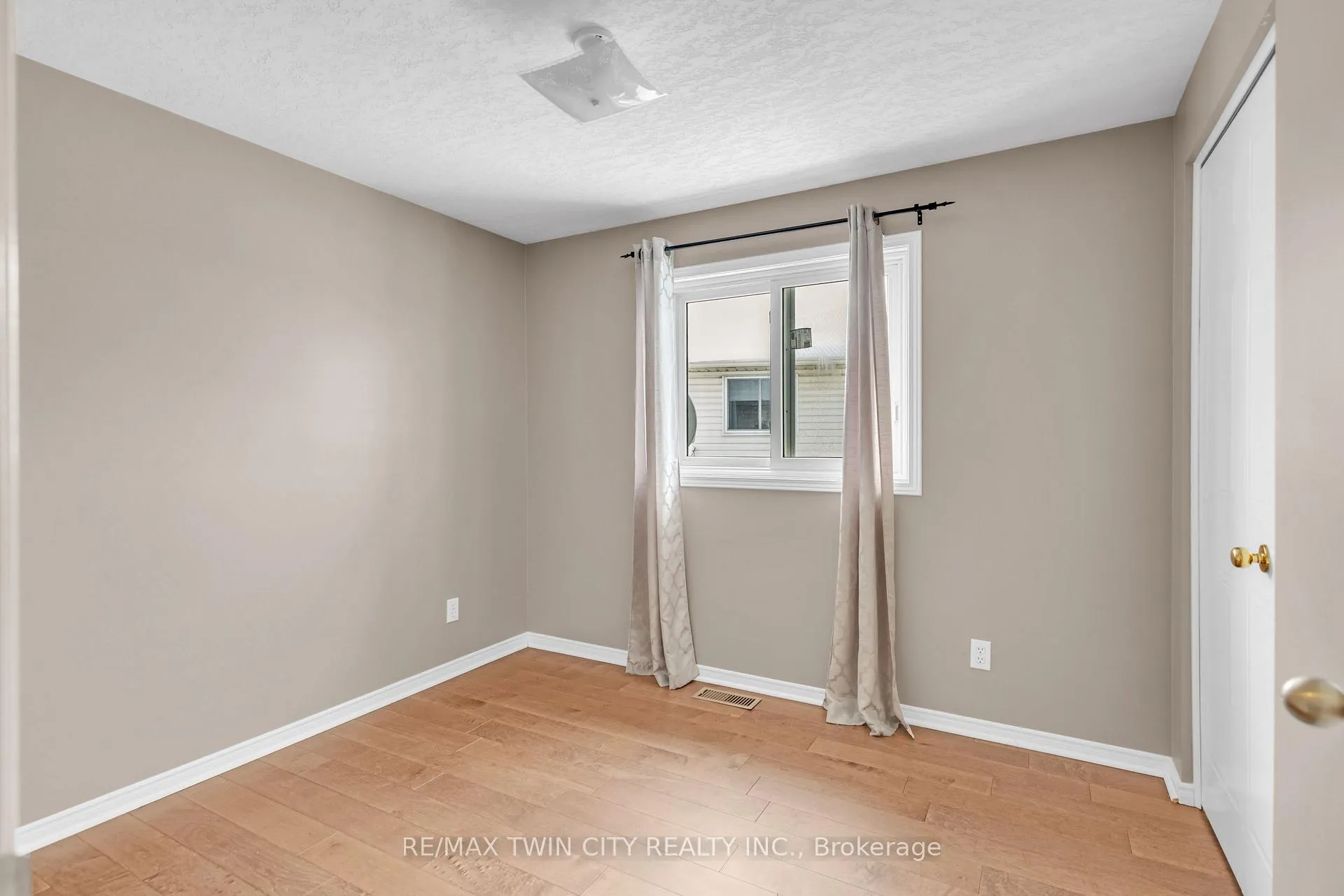 Photo 25 of 28 Ridgeway Crescent, Kitchener — HOMEH