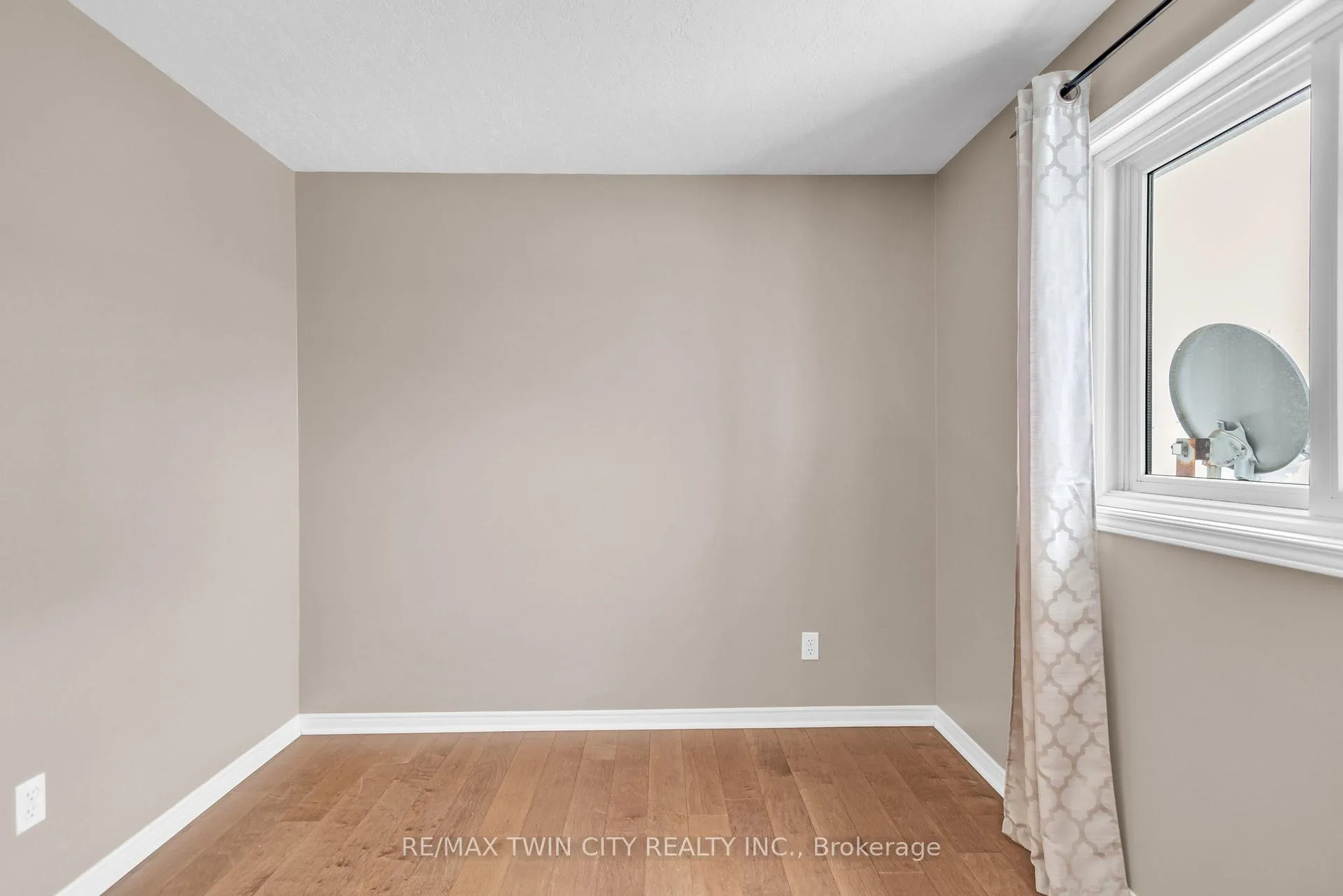Photo 26 of 28 Ridgeway Crescent, Kitchener — HOMEH